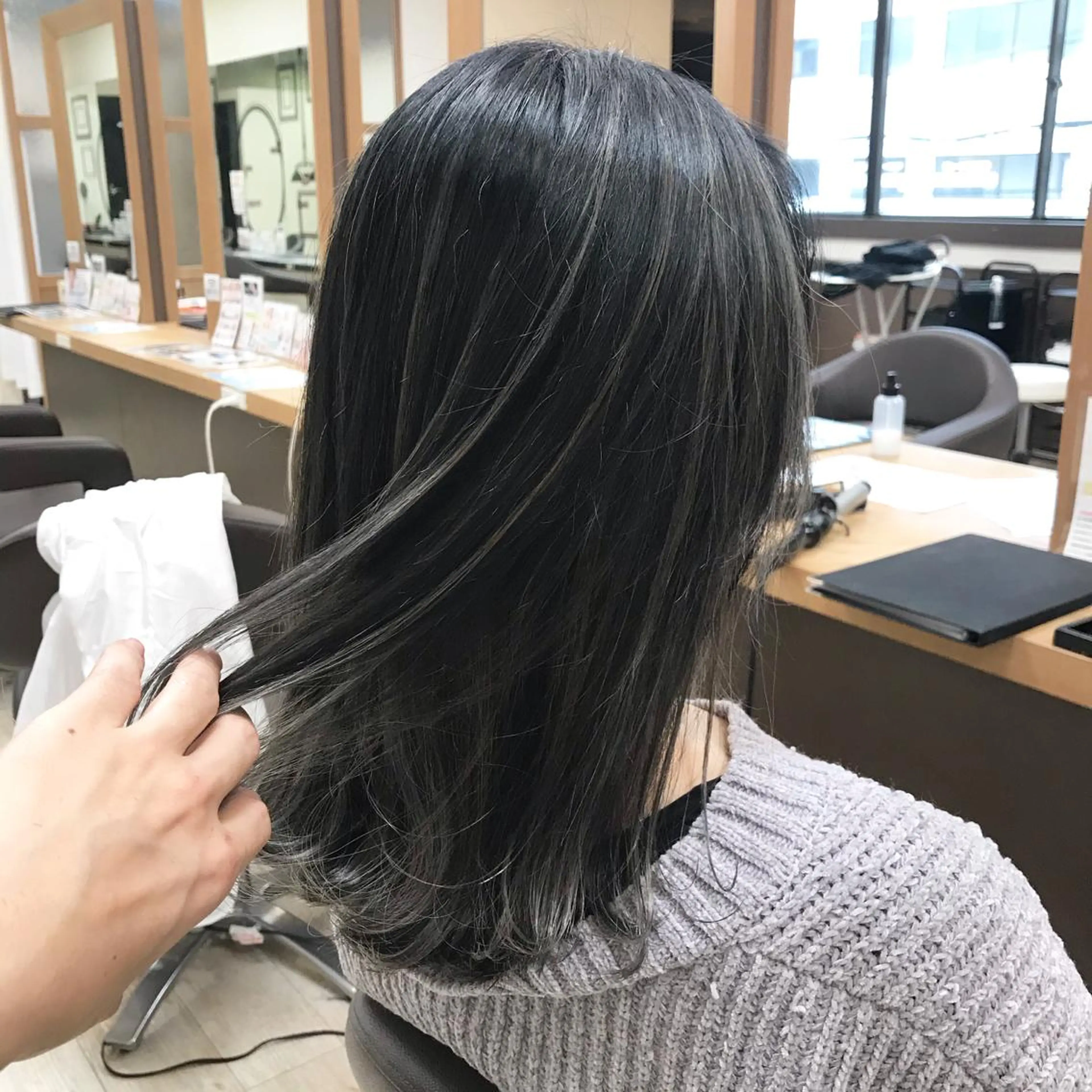 セミロング カラー カット ヘアカラー トリートメント Lien 深井店のヘアスタイル