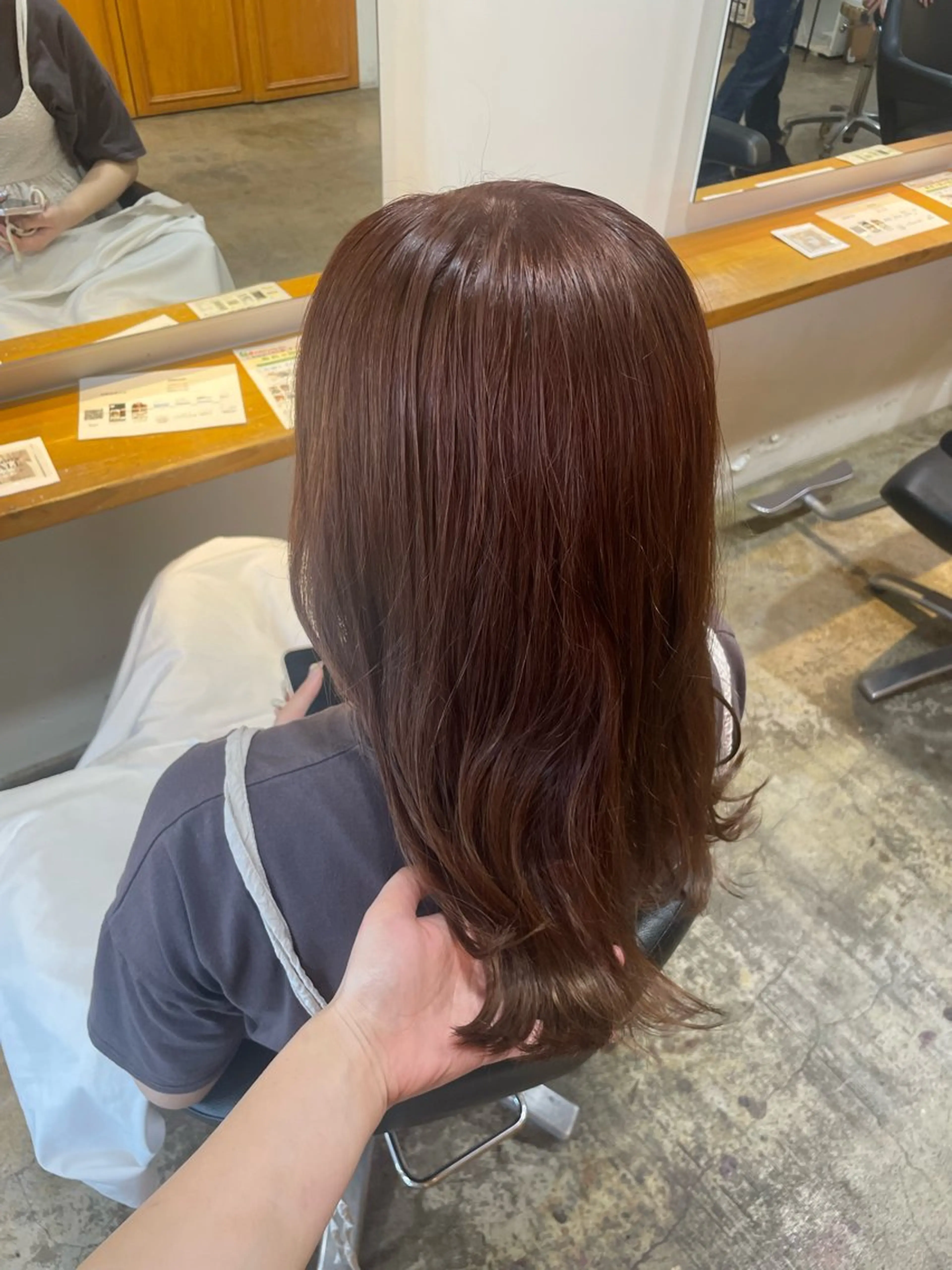 ミディアム カラー ベージュカラー ピンクカラー ピンクベージュ MIOベージュカラー 柔らかいカラーのヘアスタイル