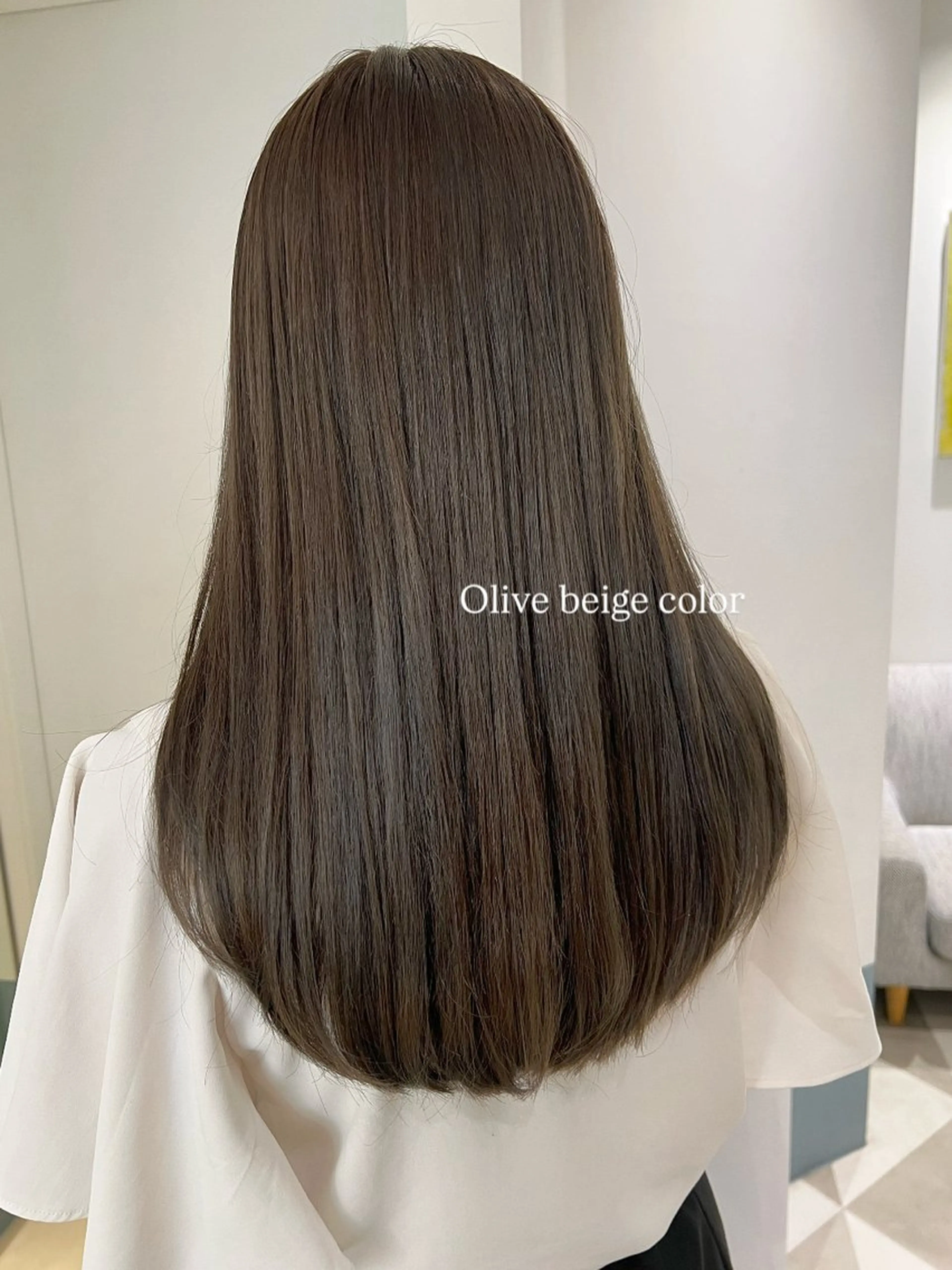 ロング ヘアカラー LONESS所属・成岡 愛美のヘアスタイル