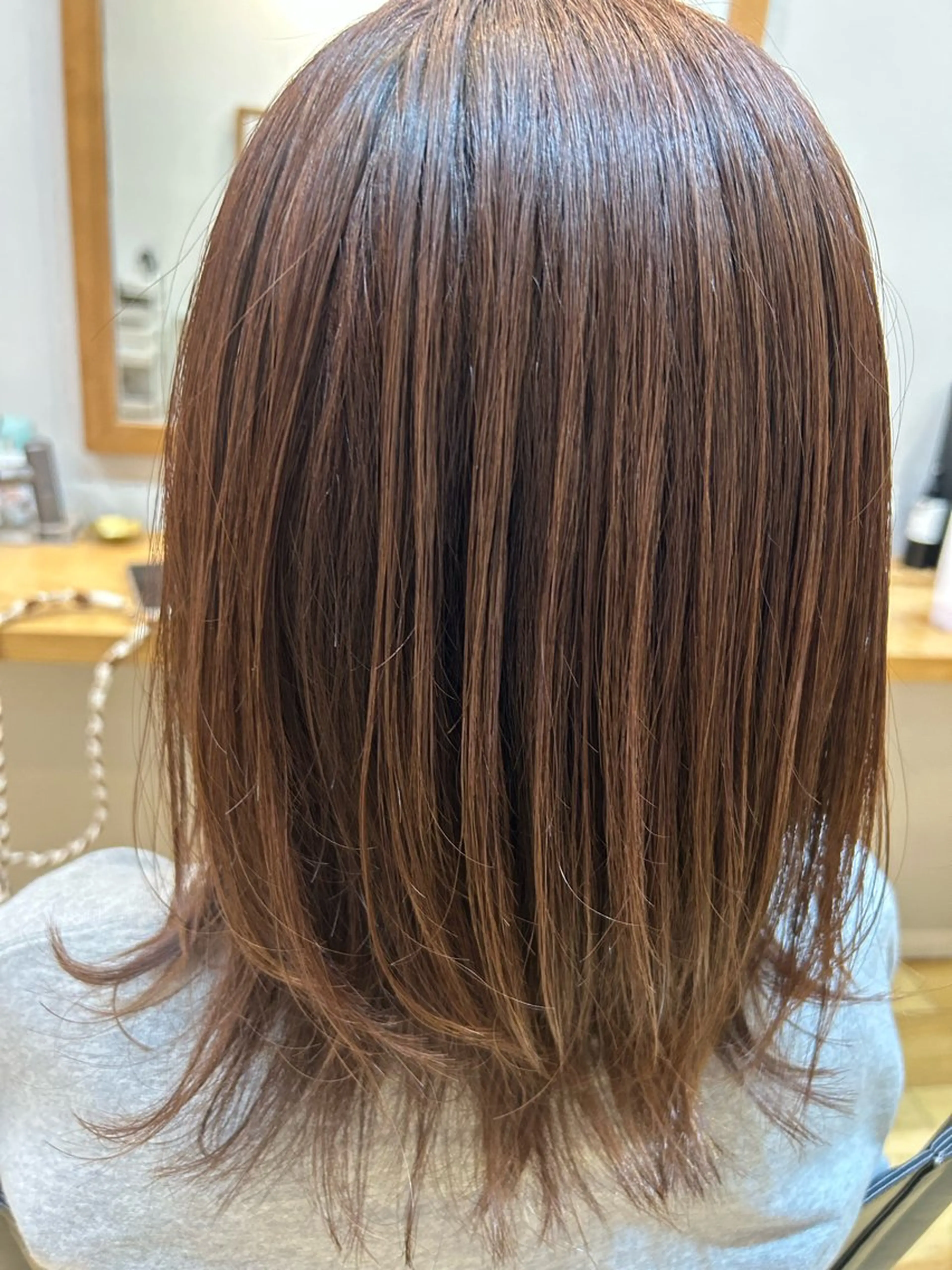 ミディアム カラー カット ヘアカラー トリートメント 佐藤 かののヘアスタイル