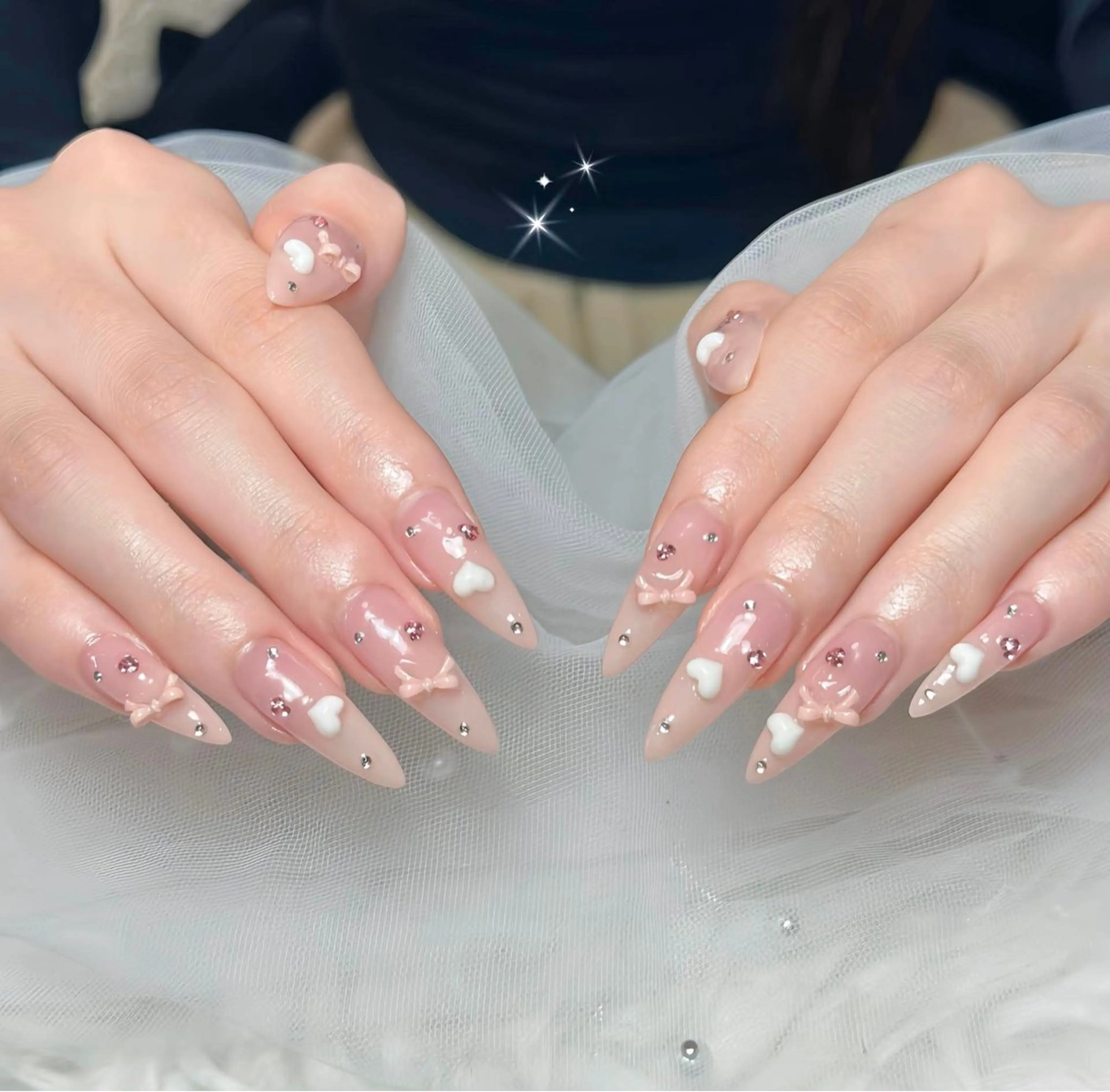 ネイル チークネイル ドット フレンチネイル グラデーション ハート ハンドネイル Julli NailStudioのネイルデザイン