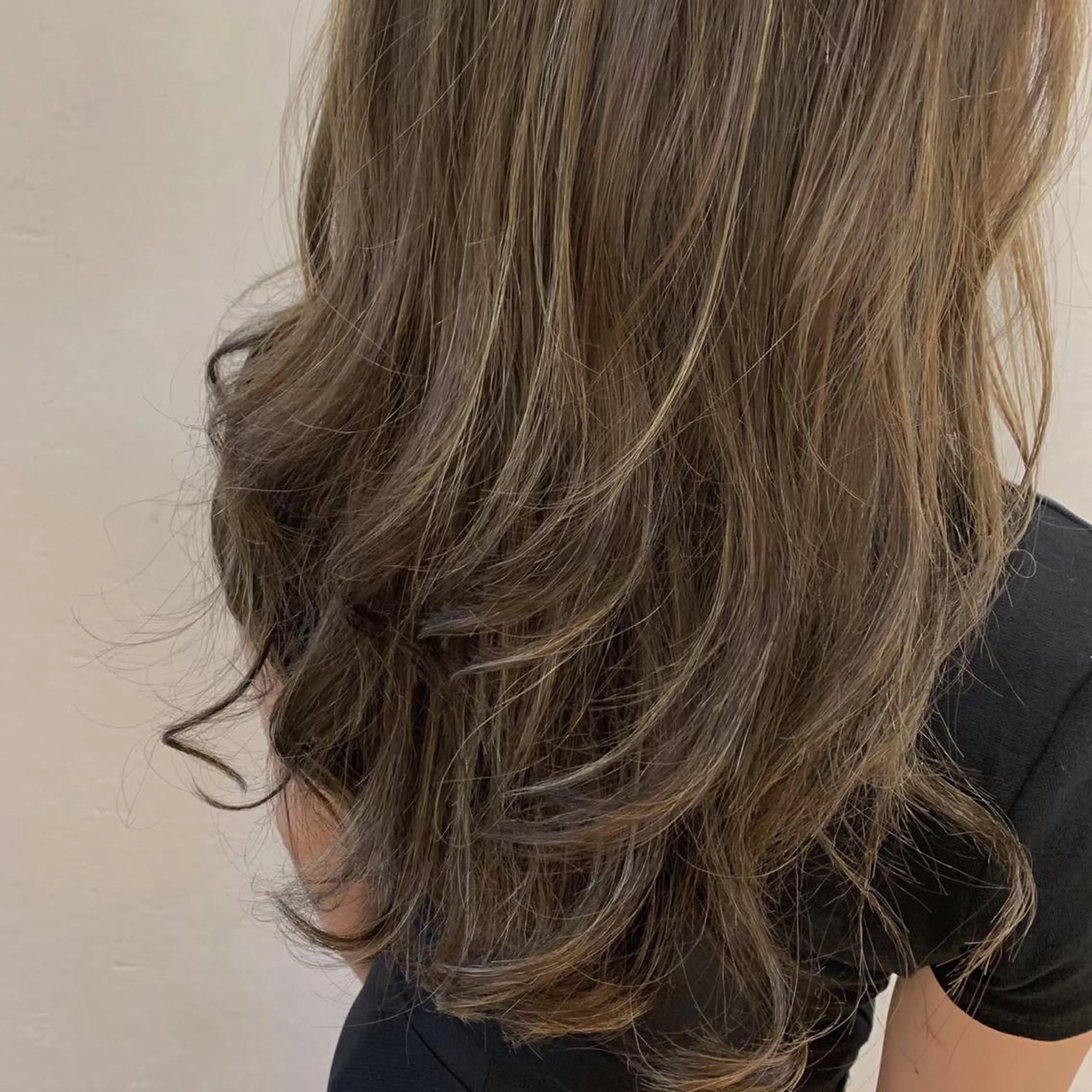 ロング 伊藤 真生のヘアスタイル