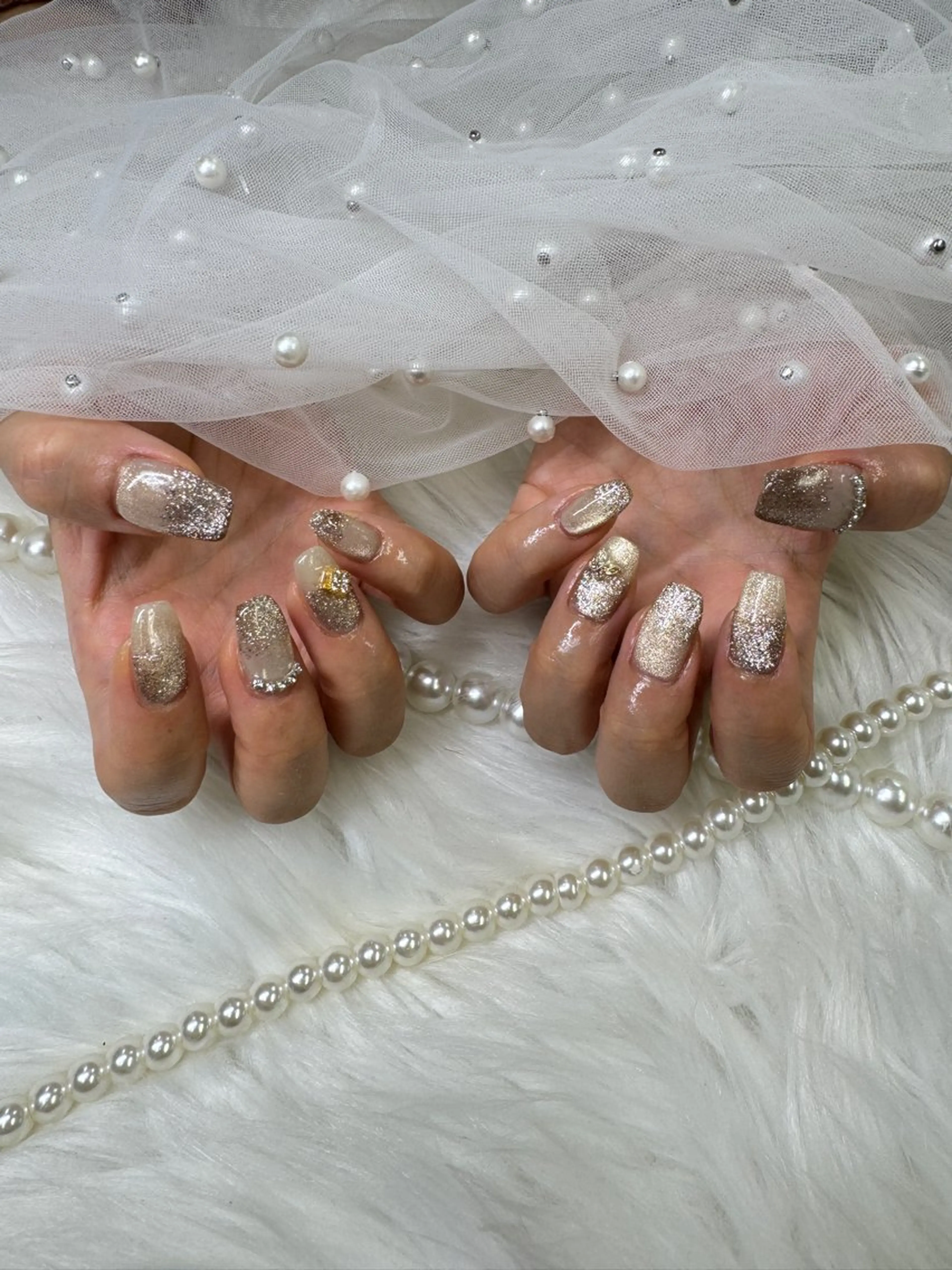 ネイル 長さ出し ジェルネイル ガーリー マグネットネイル パラジェル ハンドネイル Queeens nailのネイルデザイン