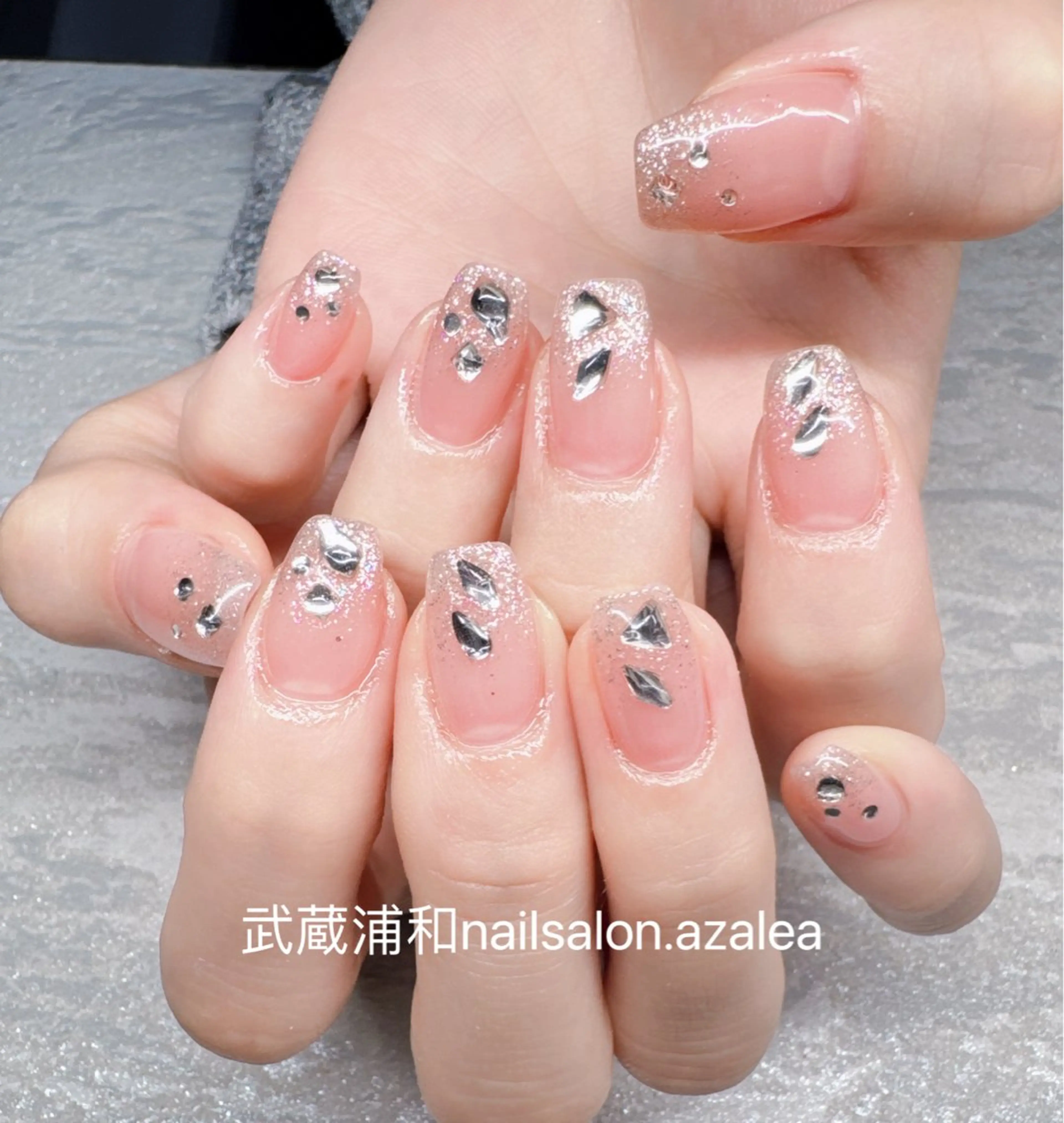 ネイル ハンドネイル R inのネイルデザイン