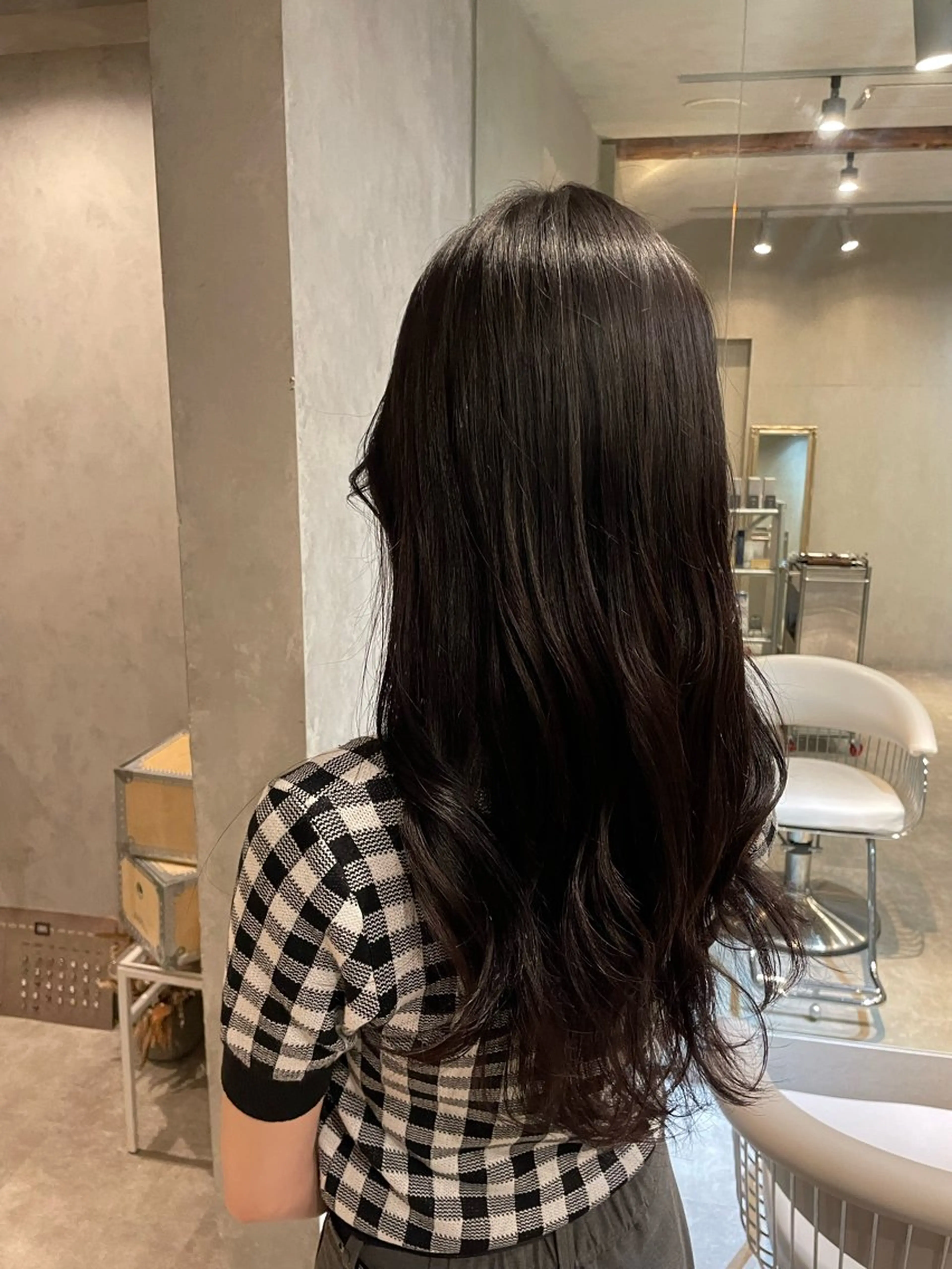 ロング カラー 岩渕 春菜のヘアスタイル