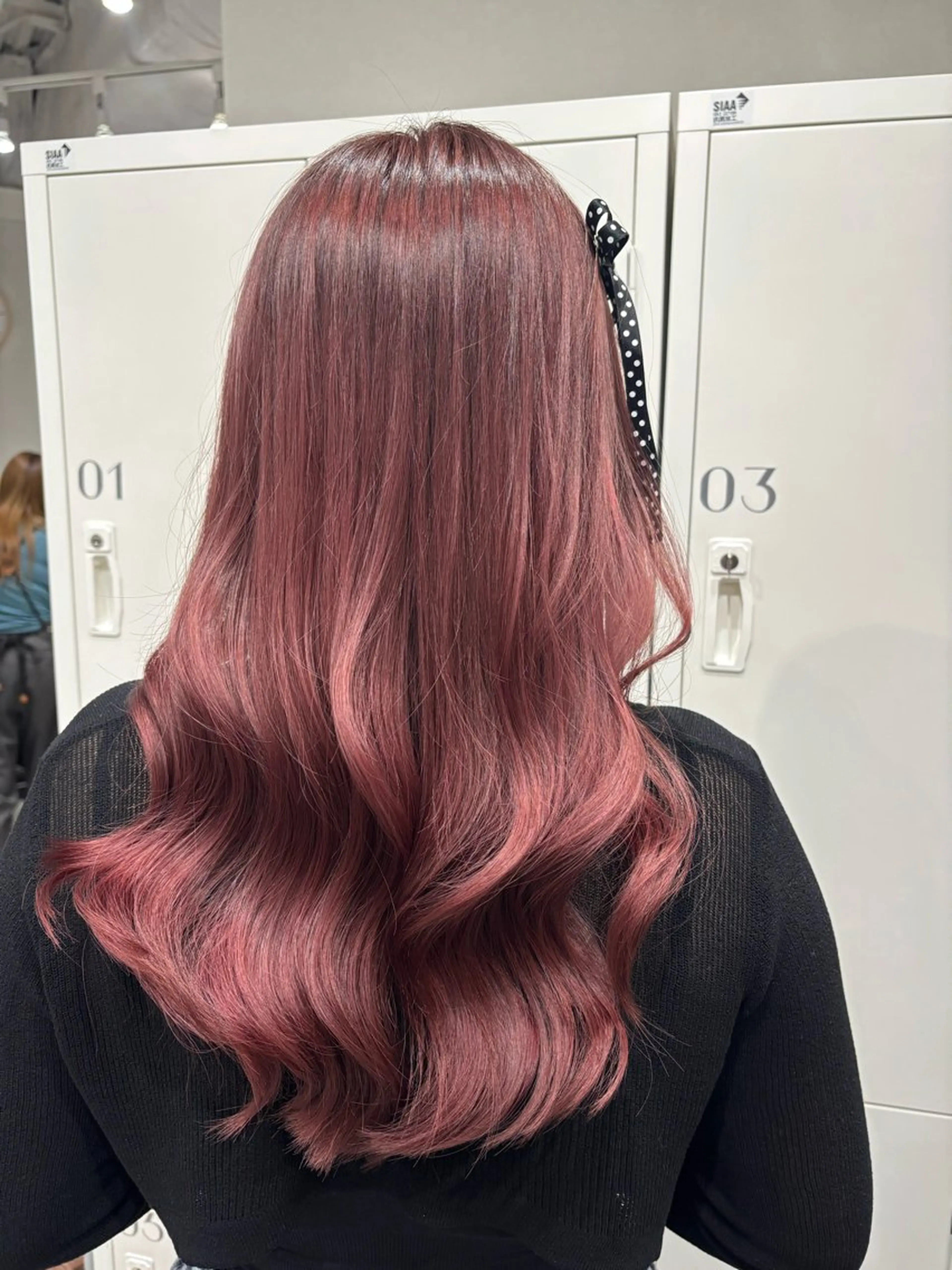ロング カラー ブリーチ ブラウンカラー ピンクカラー ピンクブラウン ヘアカラー soyon 心斎橋店のヘアスタイル