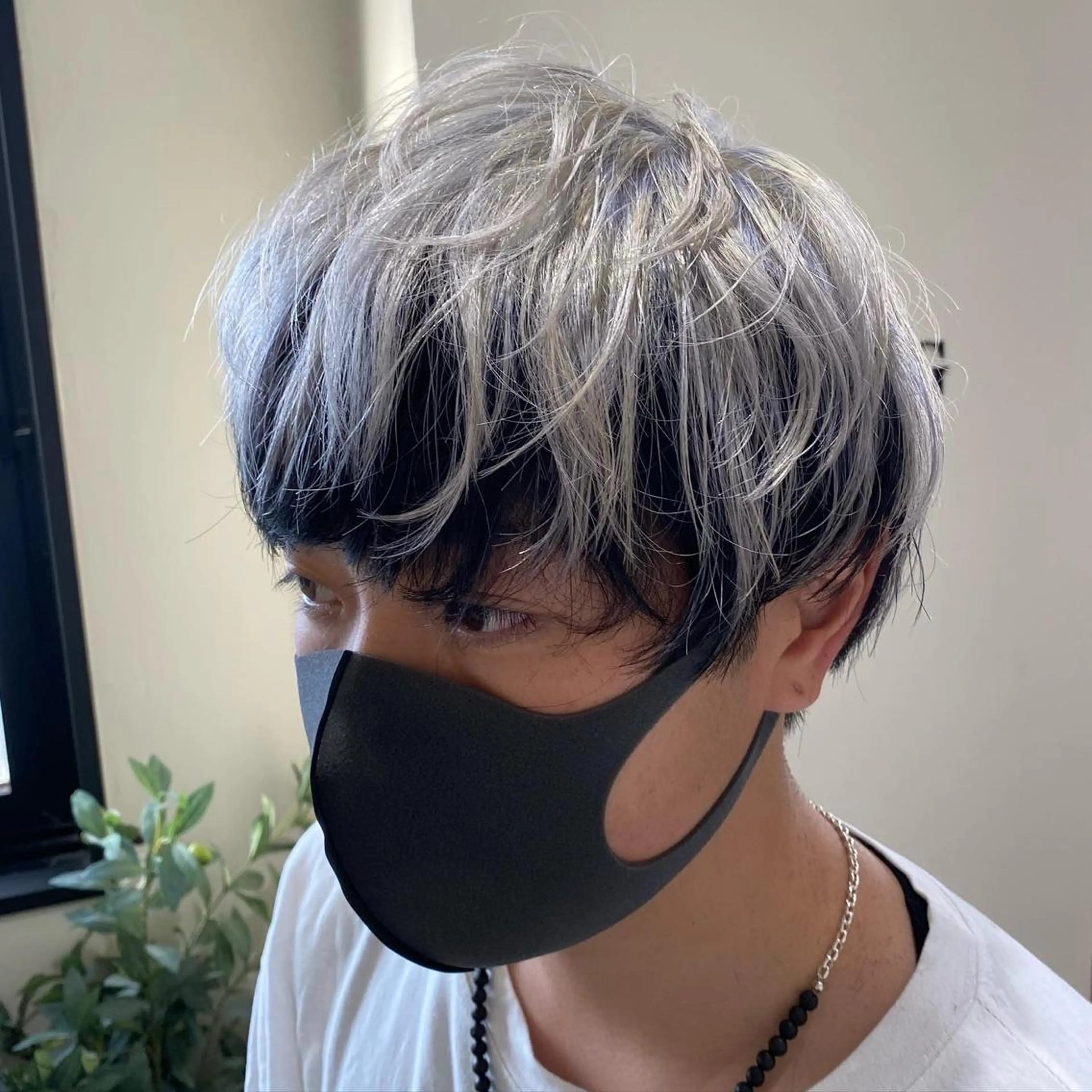 ショート カラー メンズ ヘアカラー トリートメント 三戸 修平のヘアスタイル