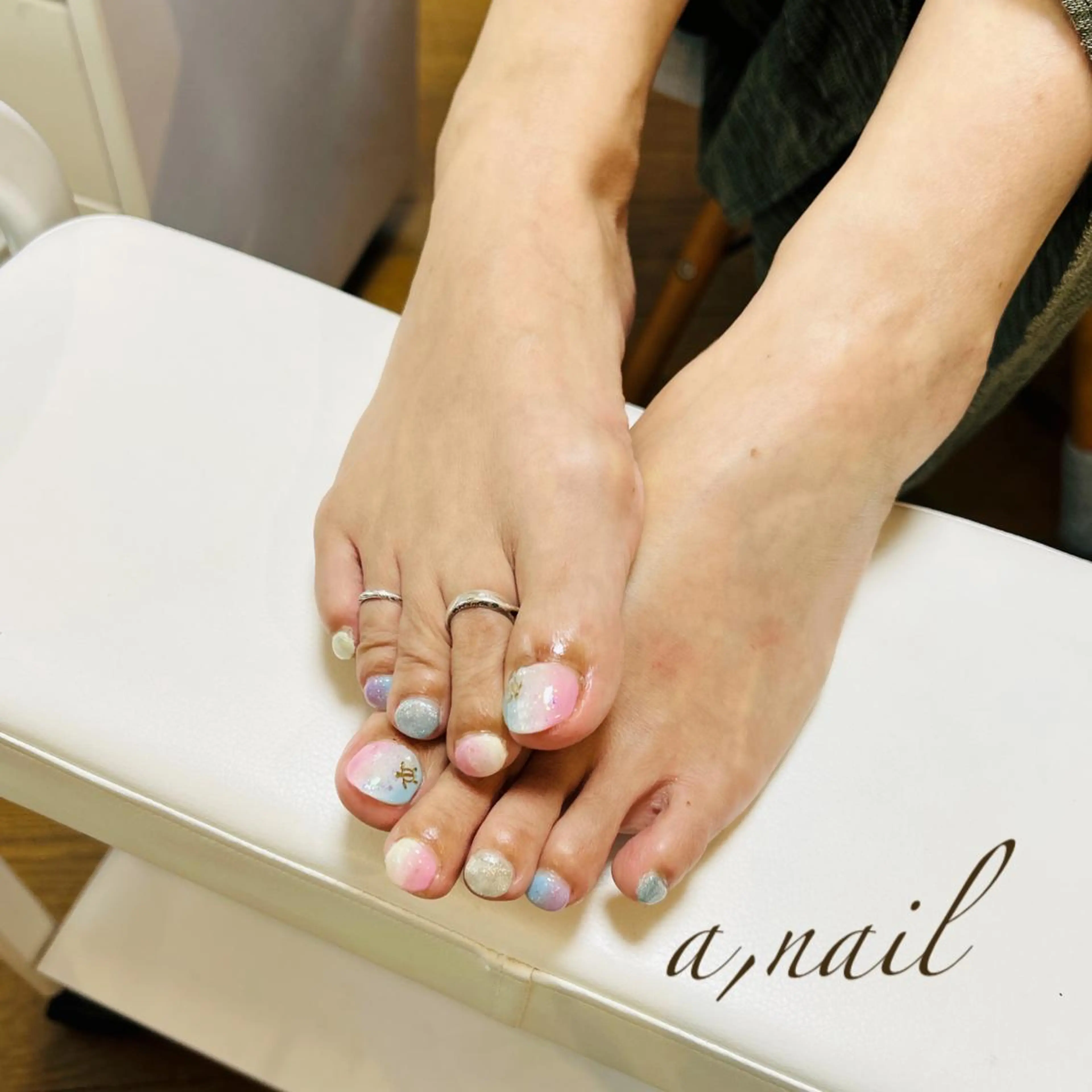 ネイル フットネイル グラデーション マグネットネイル フットネイル ネイルサロン エーネイルのネイルデザイン