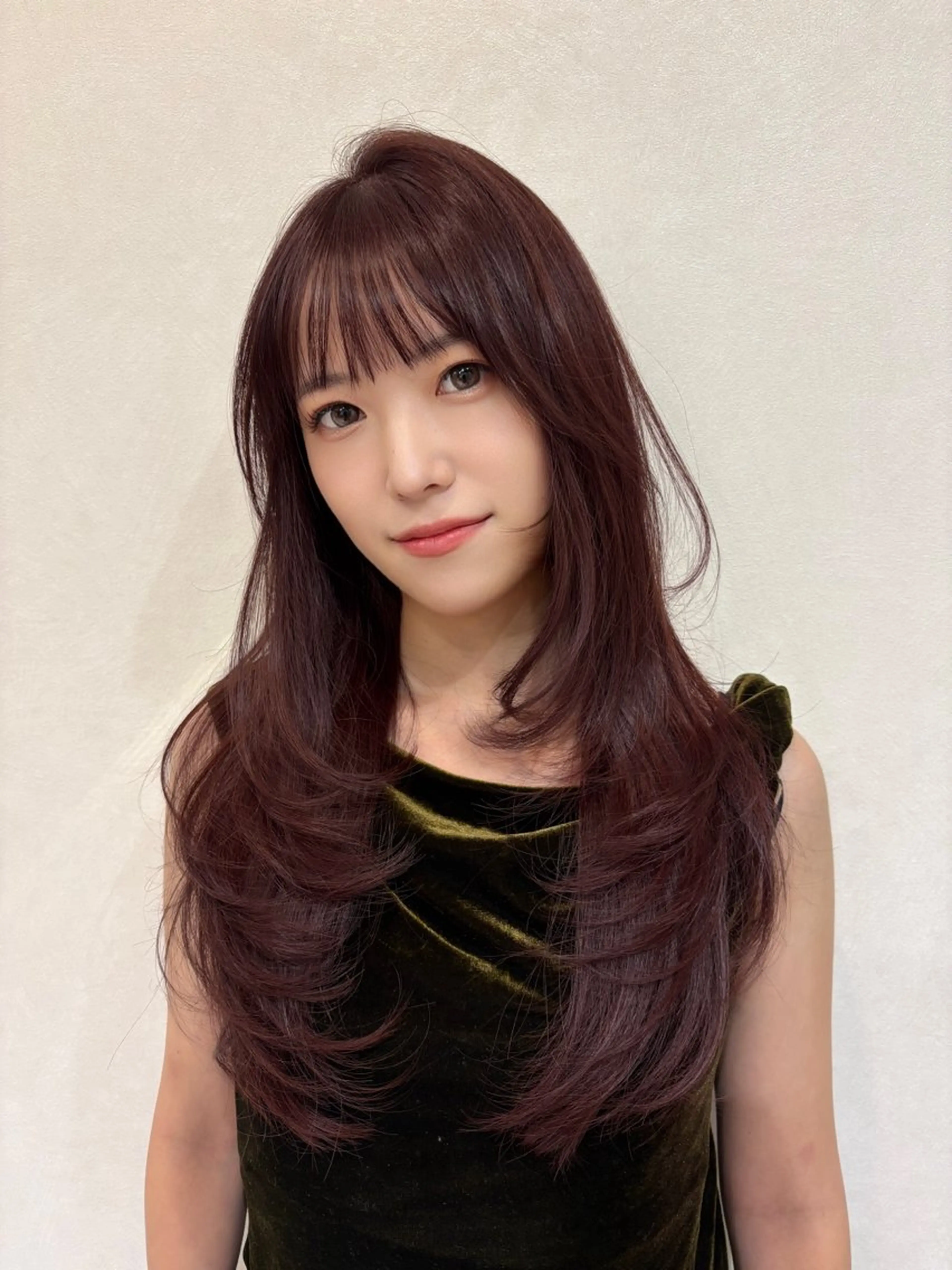 ロング 𝑦𝑢𝑟𝑖𝑎 AFLOAT/Lのヘアスタイル