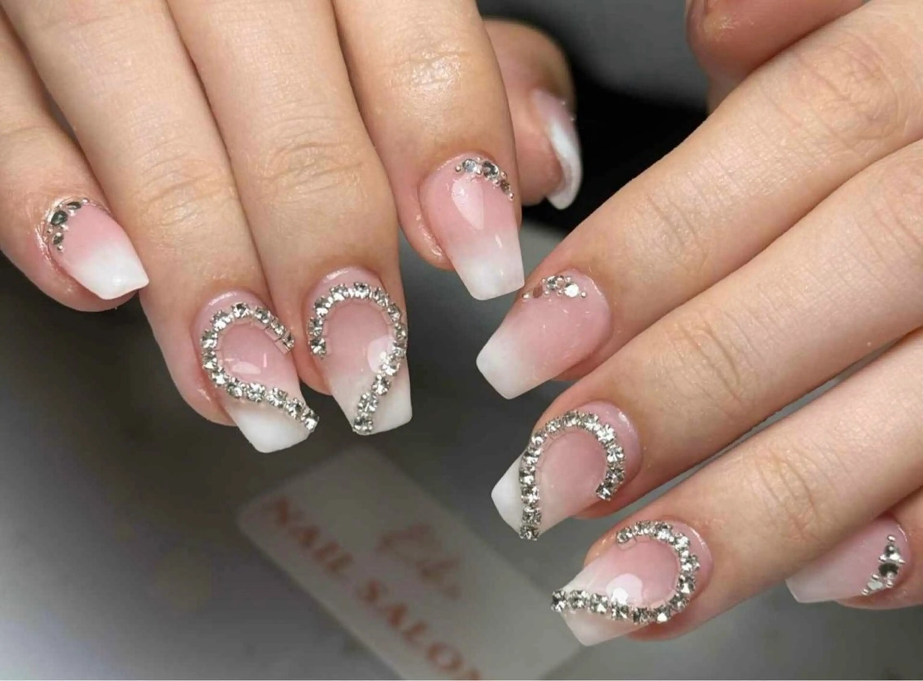 ネイル アートネイル ジェルネイル キラキラネイル 韓国ネイル スカルプネイル ハンドネイル 清水 ユナのネイルデザイン