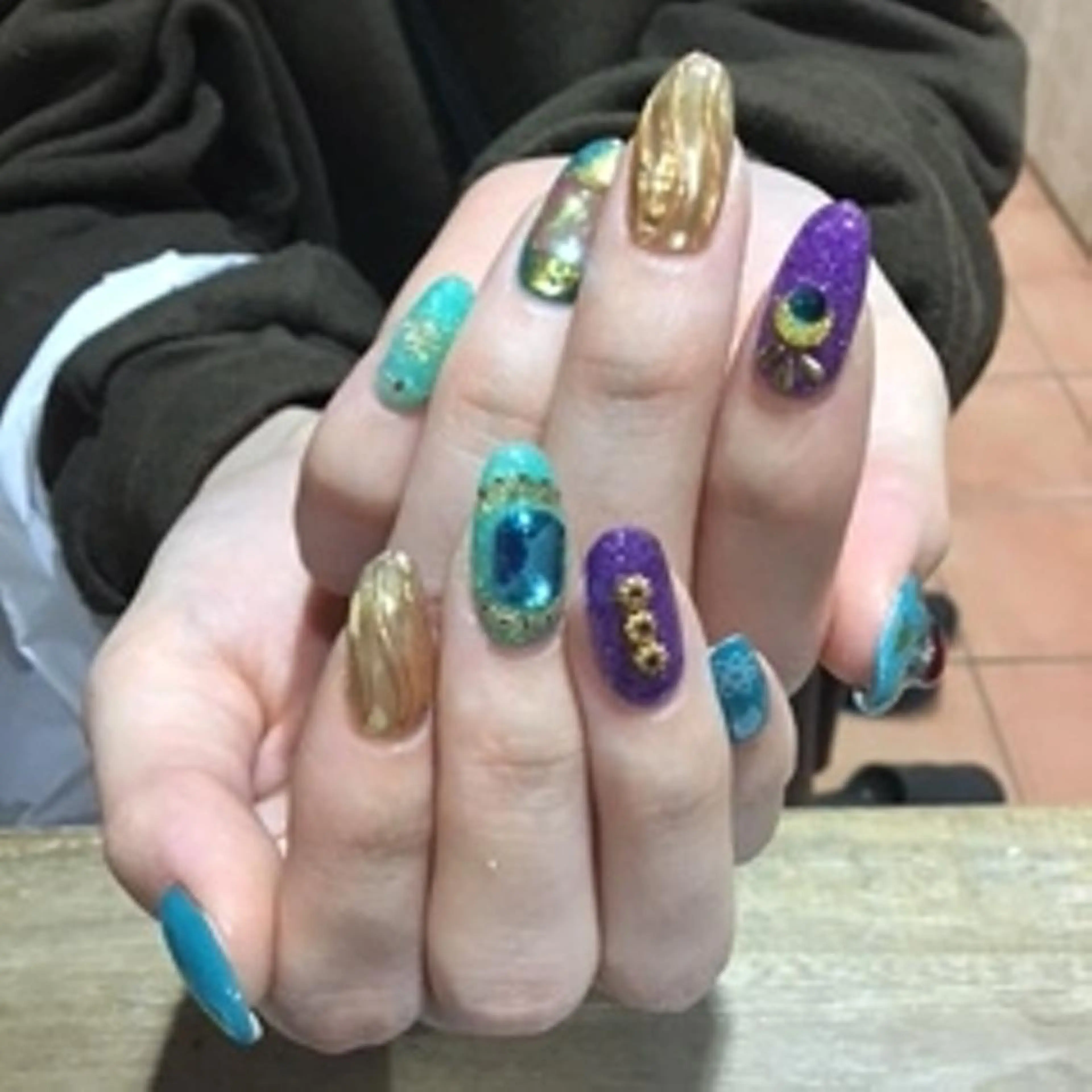 ネイル 持ち込み 八木 香澄のネイルデザイン