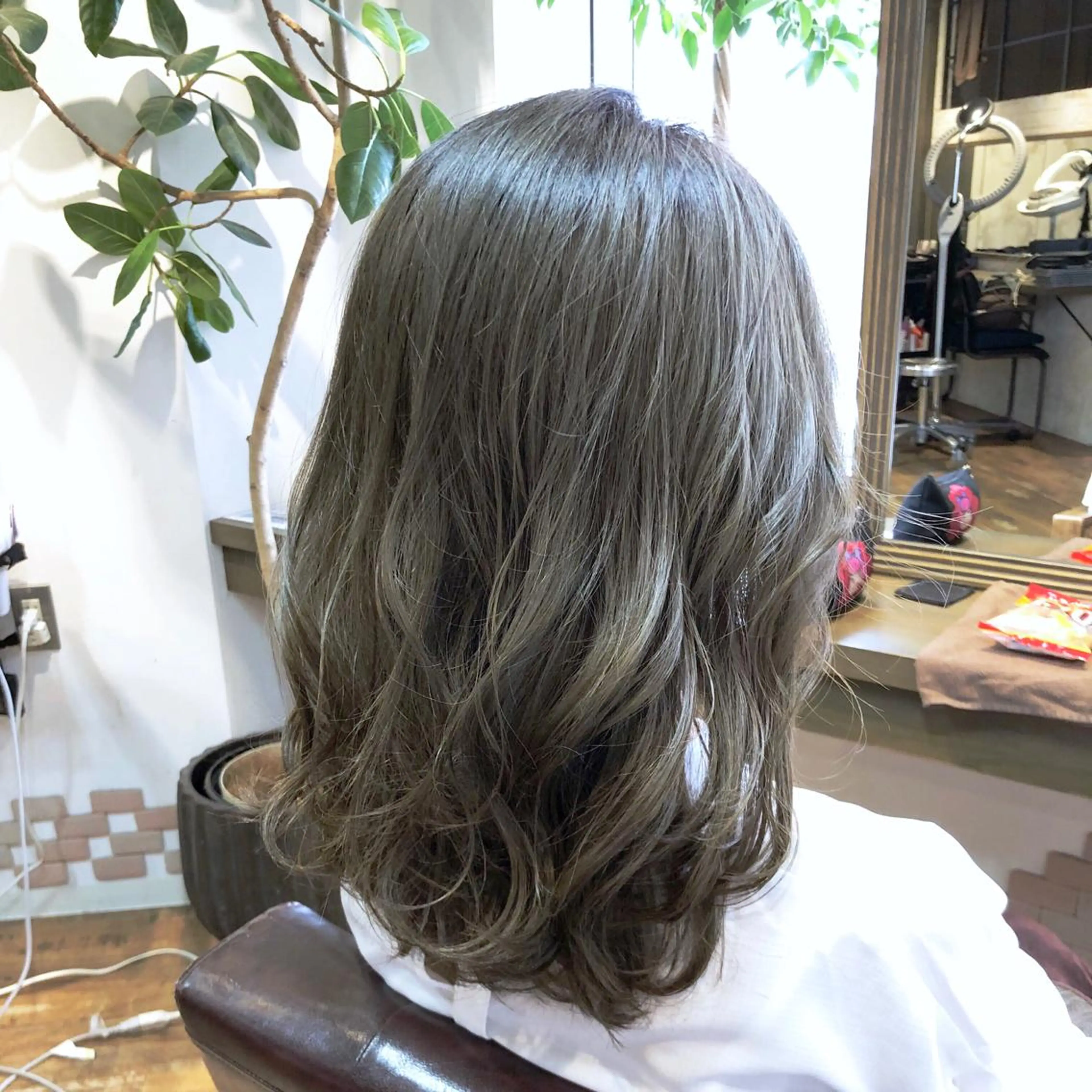 ミディアム カラー ブリーチ 透明感カラー ブリーチなしカラー カット ヘアカラー トリートメント 髪質改善くすみカラー 🍀/石川大輔のヘアスタイル