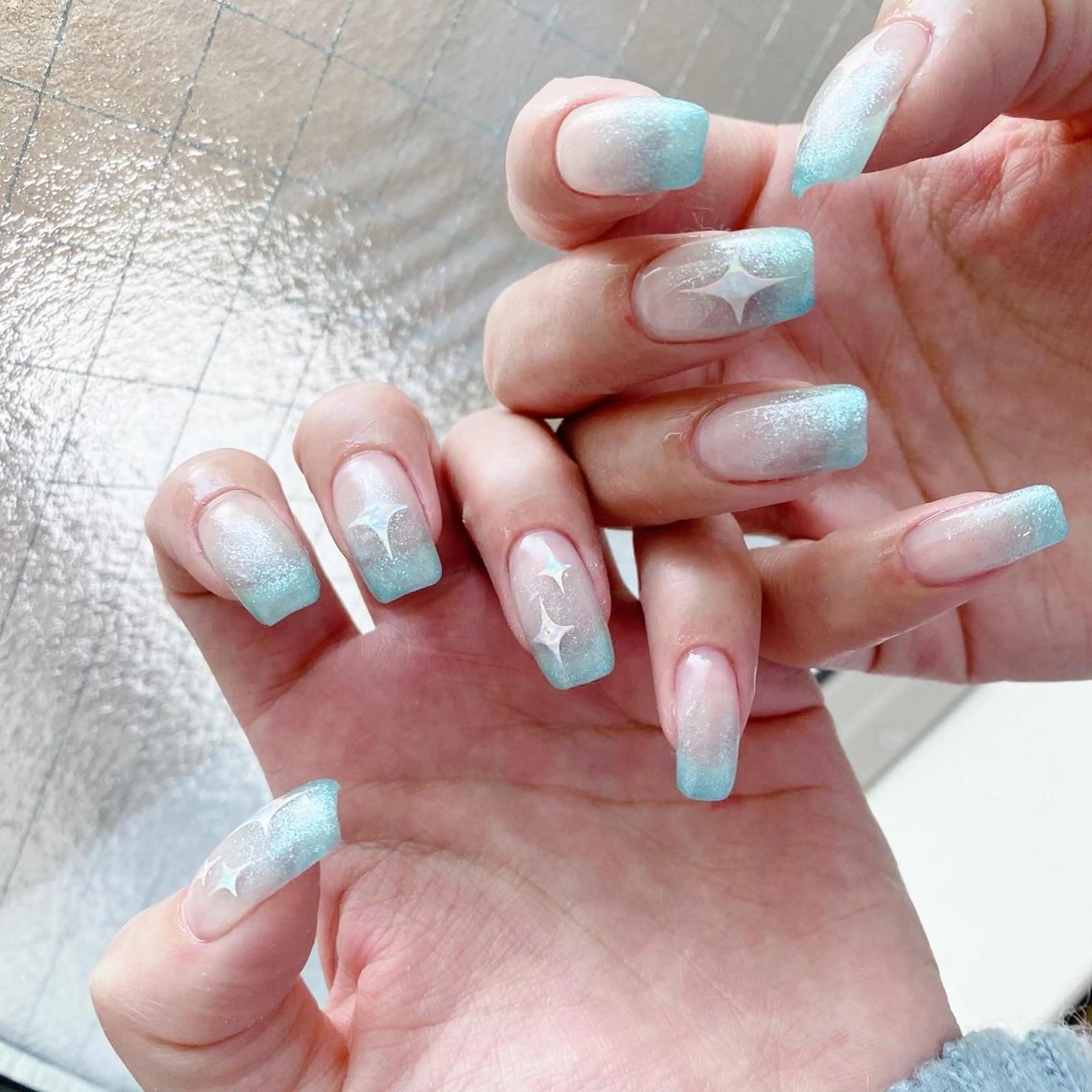 ネイル アートネイル オーロラネイル フレンチネイル 氷ネイル・うるうるネイル マグネットネイル ハンドネイル Nail by Licorneのネイルデザイン