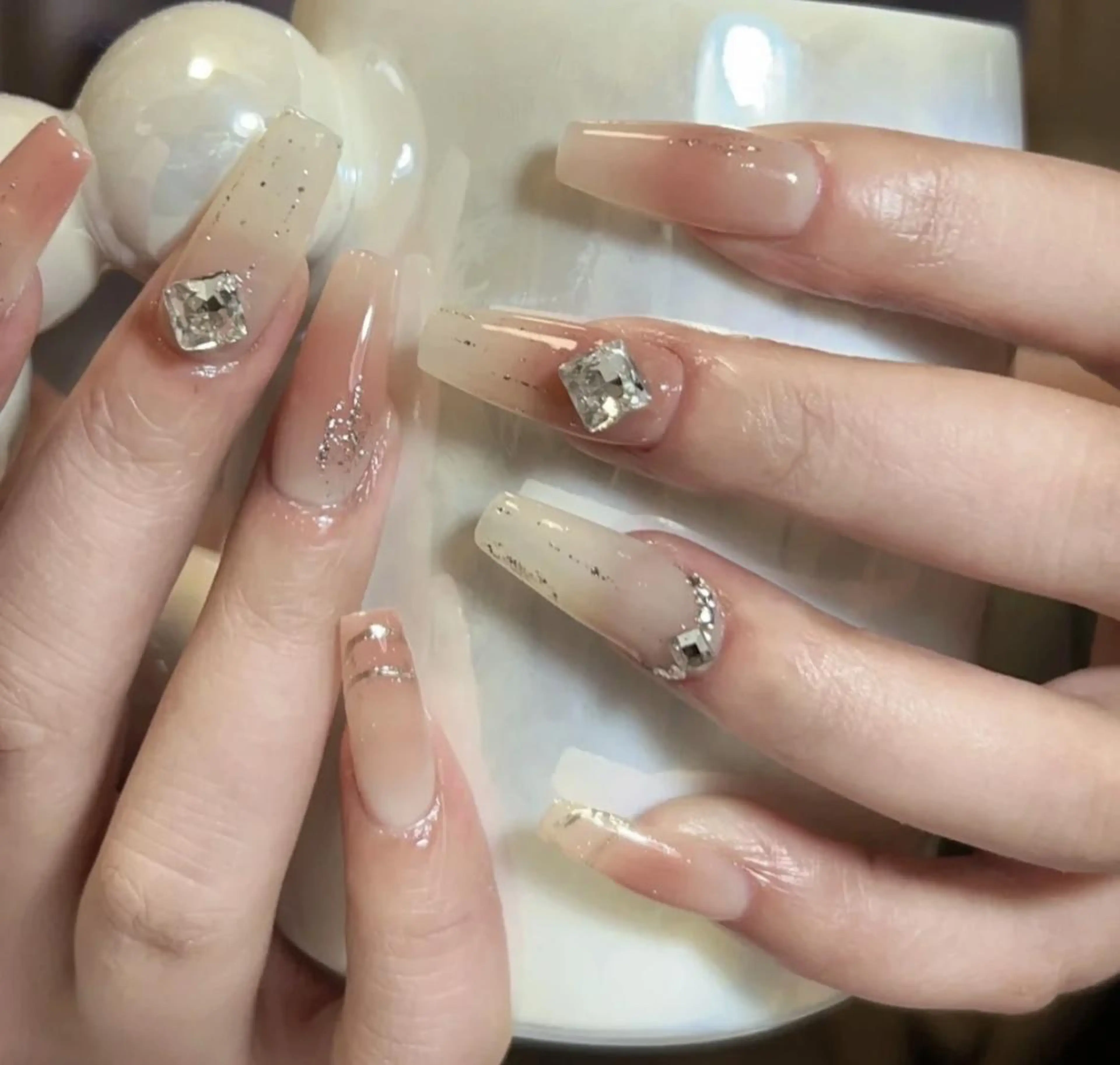 ネイル アートネイル 長さ出し ネイルチップ Queens momoのネイルデザイン