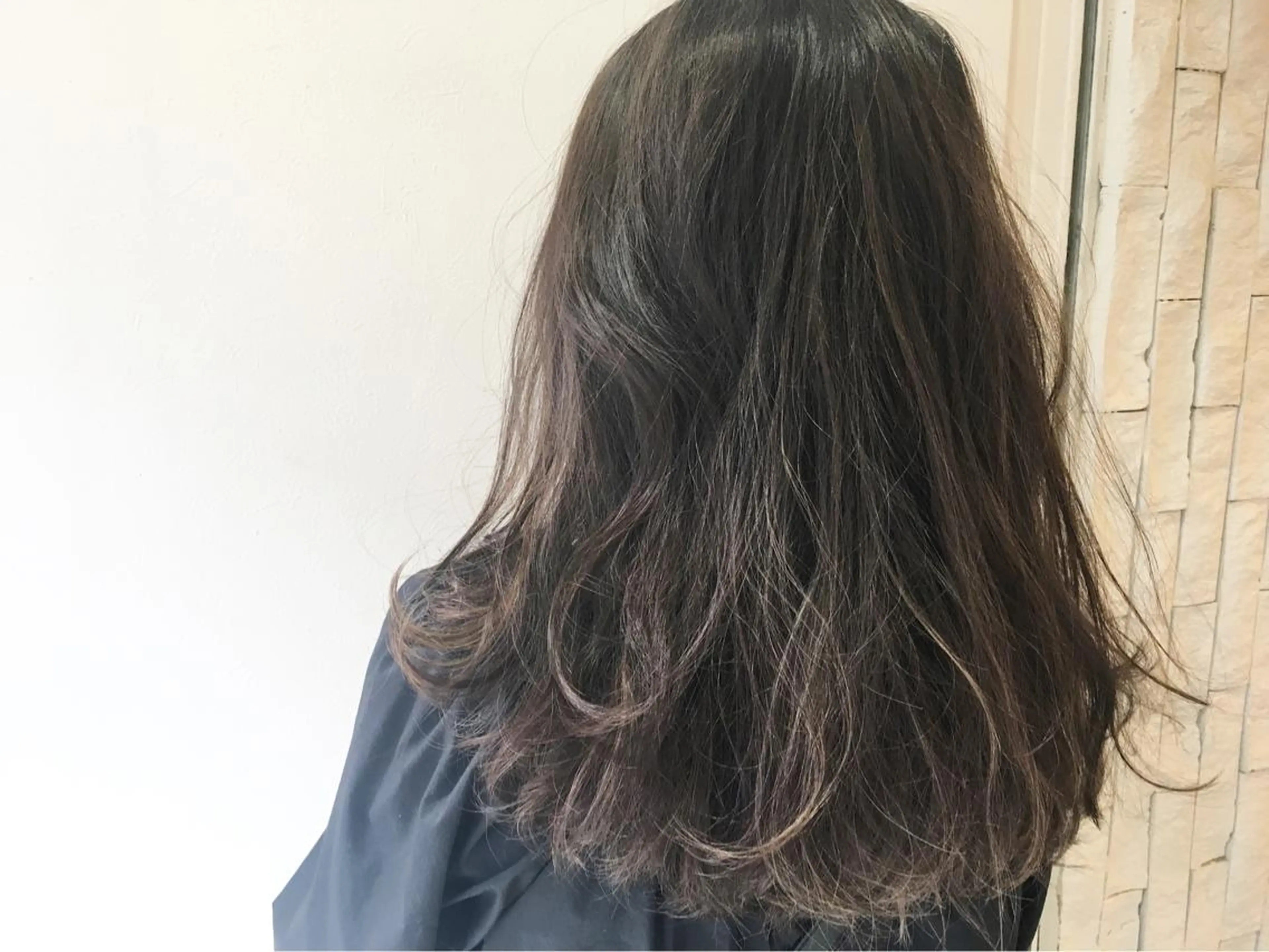 ミディアム カラー ブリーチ ハイライトカラー ハイライト yuki watanabeのヘアスタイル