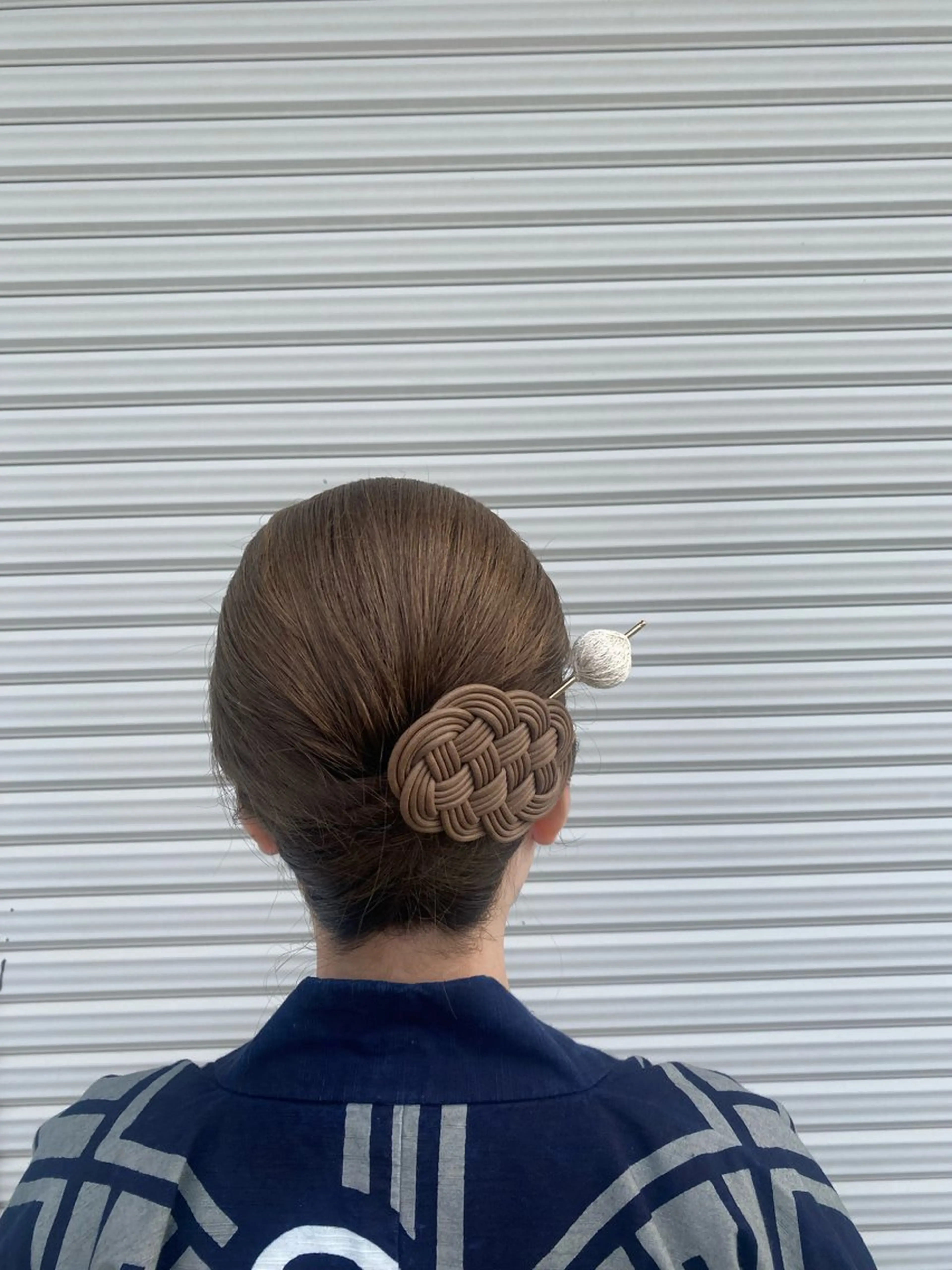 ミディアム ヘアアレンジ 夜会巻き . SHIZUKAのヘアスタイル