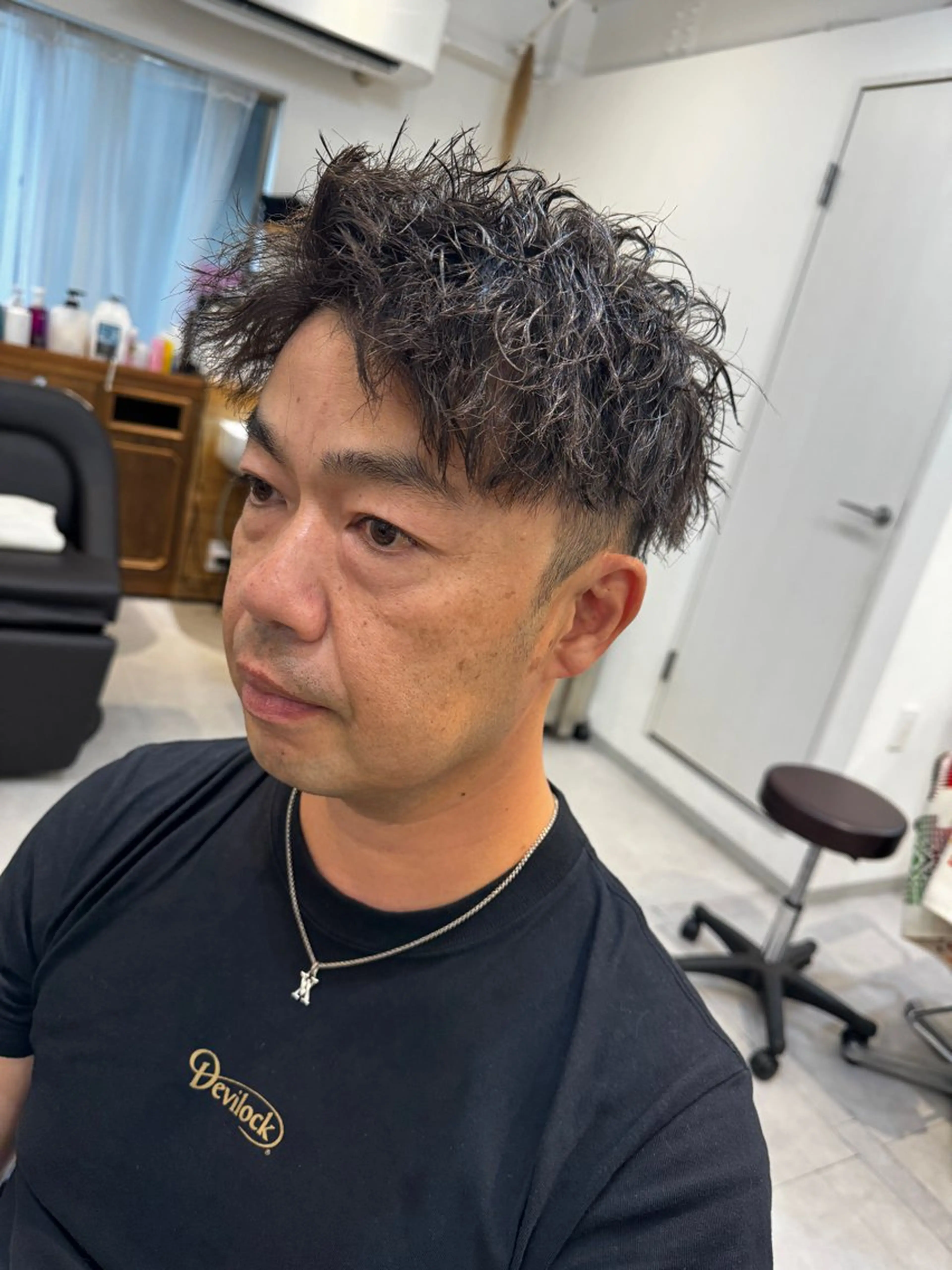 ミディアム パーマ メンズ カット パーマ トリートメント Dxxxx III所属・似合う髪型が 分からない方へのヘアスタイル