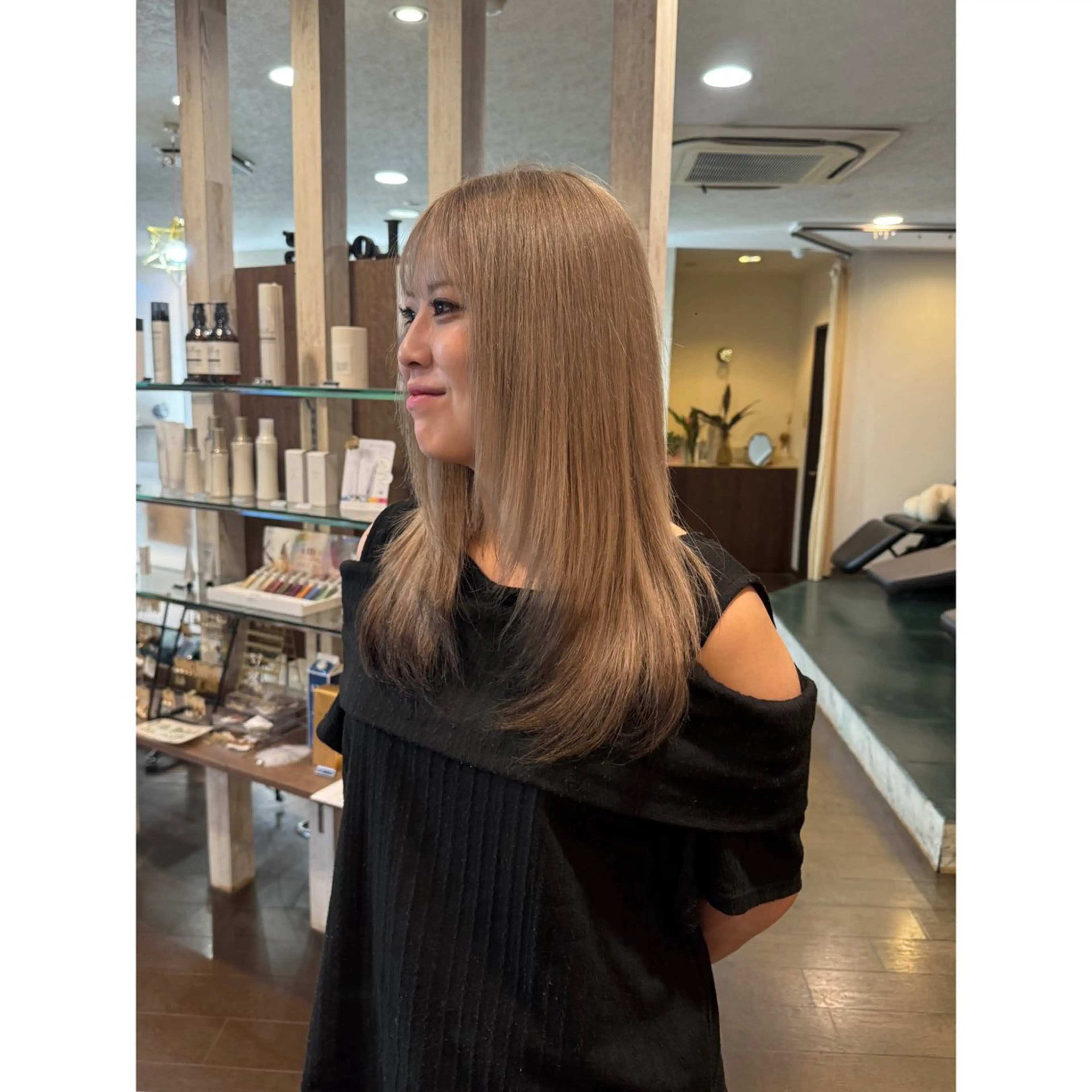 ロング ヘアカラー ハイトーン/ ダブルカラー/透明感のヘアスタイル