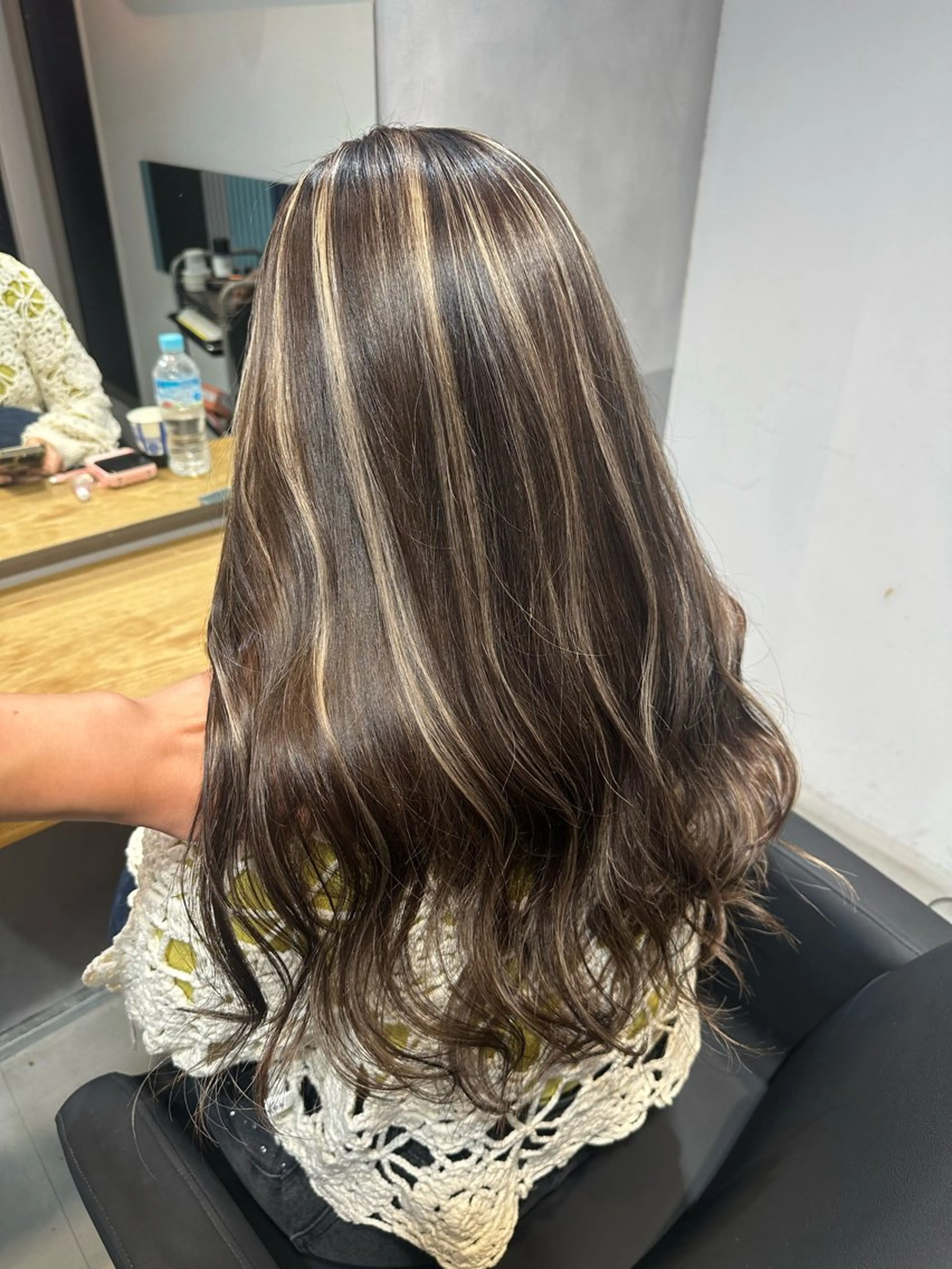 ロング カラー ハイライトカラー ハイライト ヘアカラー トリートメント 🌟ハイライト/ハイ トーン🌟MIKIのヘアスタイル