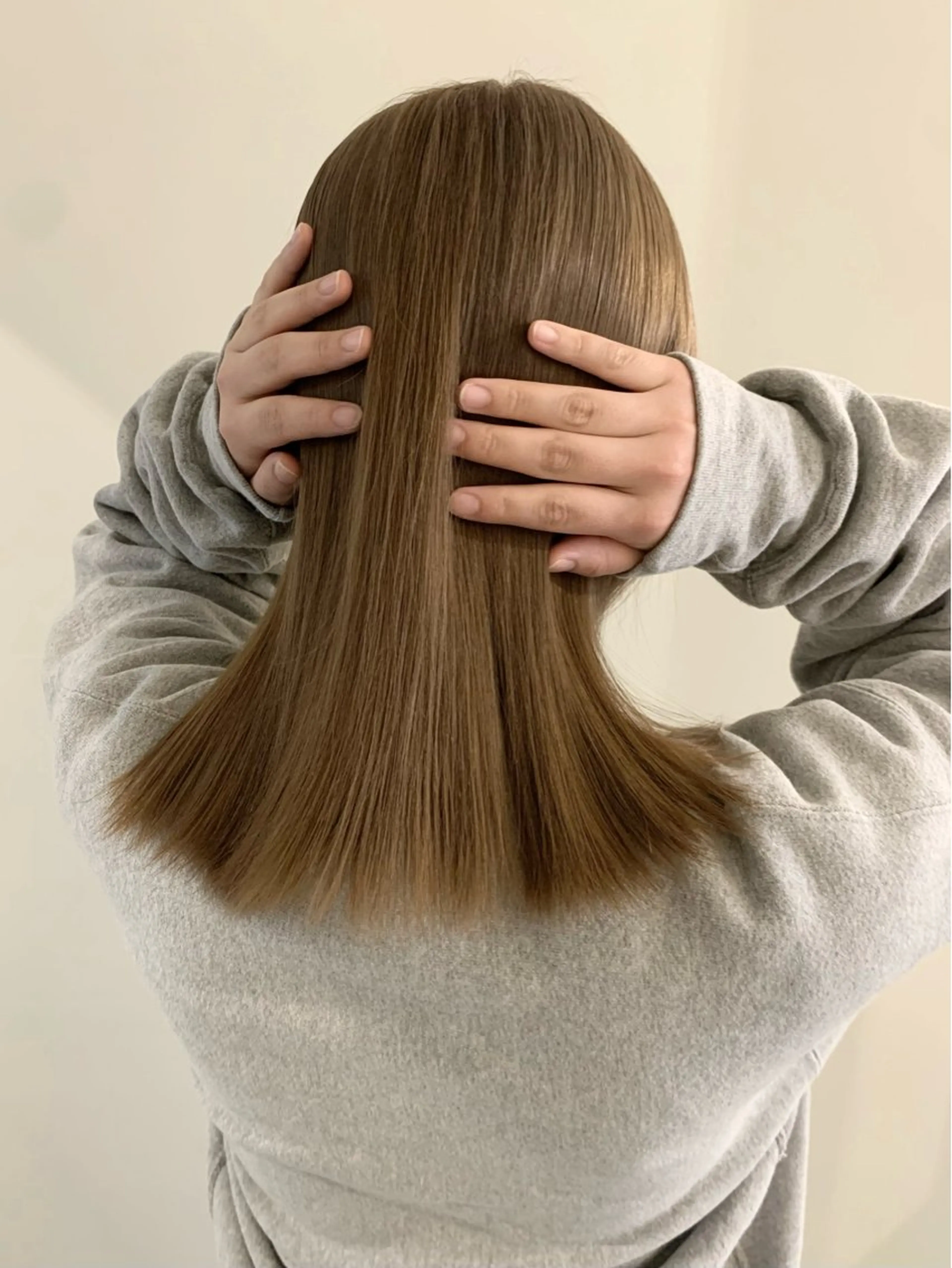 ミディアム カラー ベージュカラー ブリーチ ミルクティーベージュ ヘアカラー 落合希 Olivebeigeのヘアスタイル