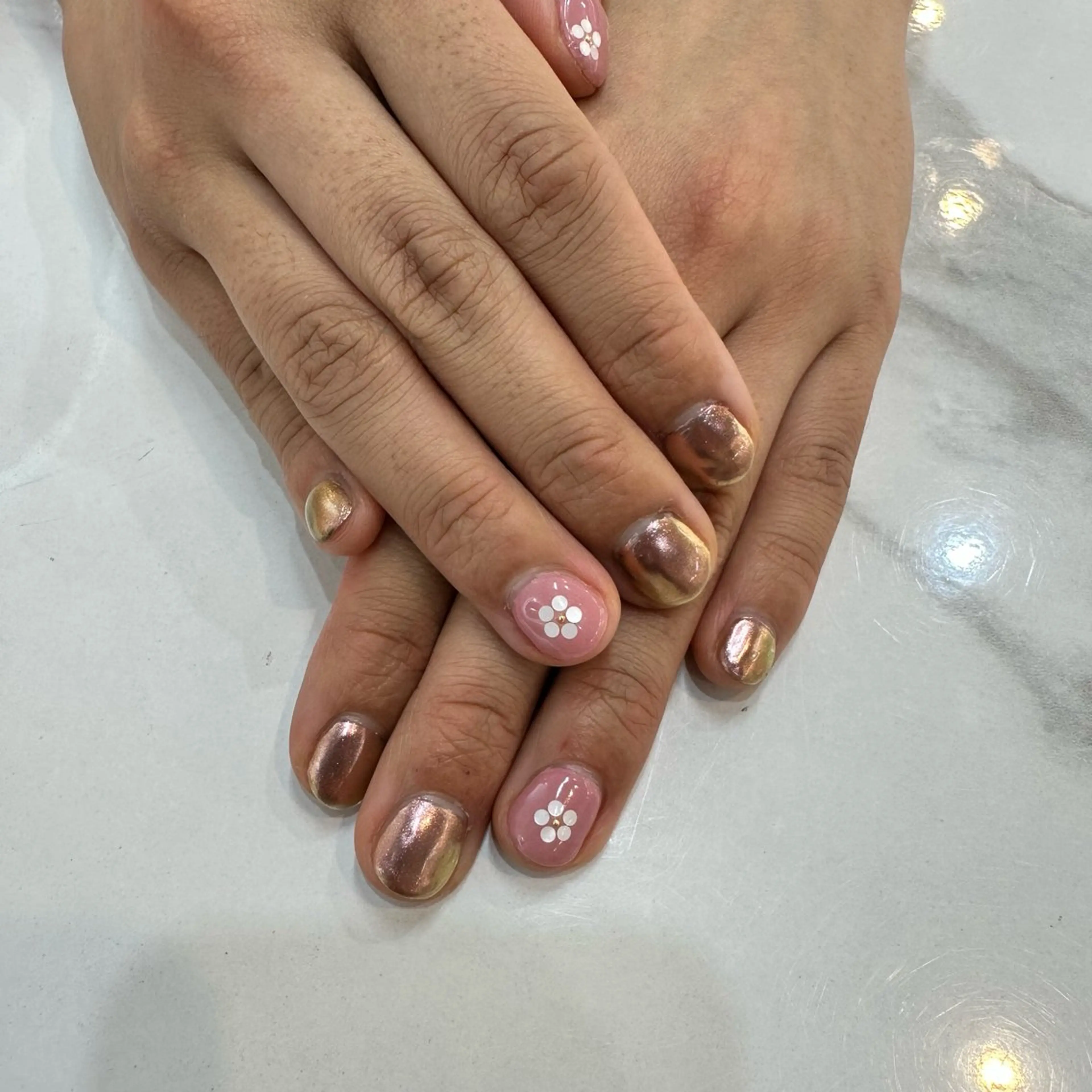 ネイル 粟野 裕稀のヘアスタイル