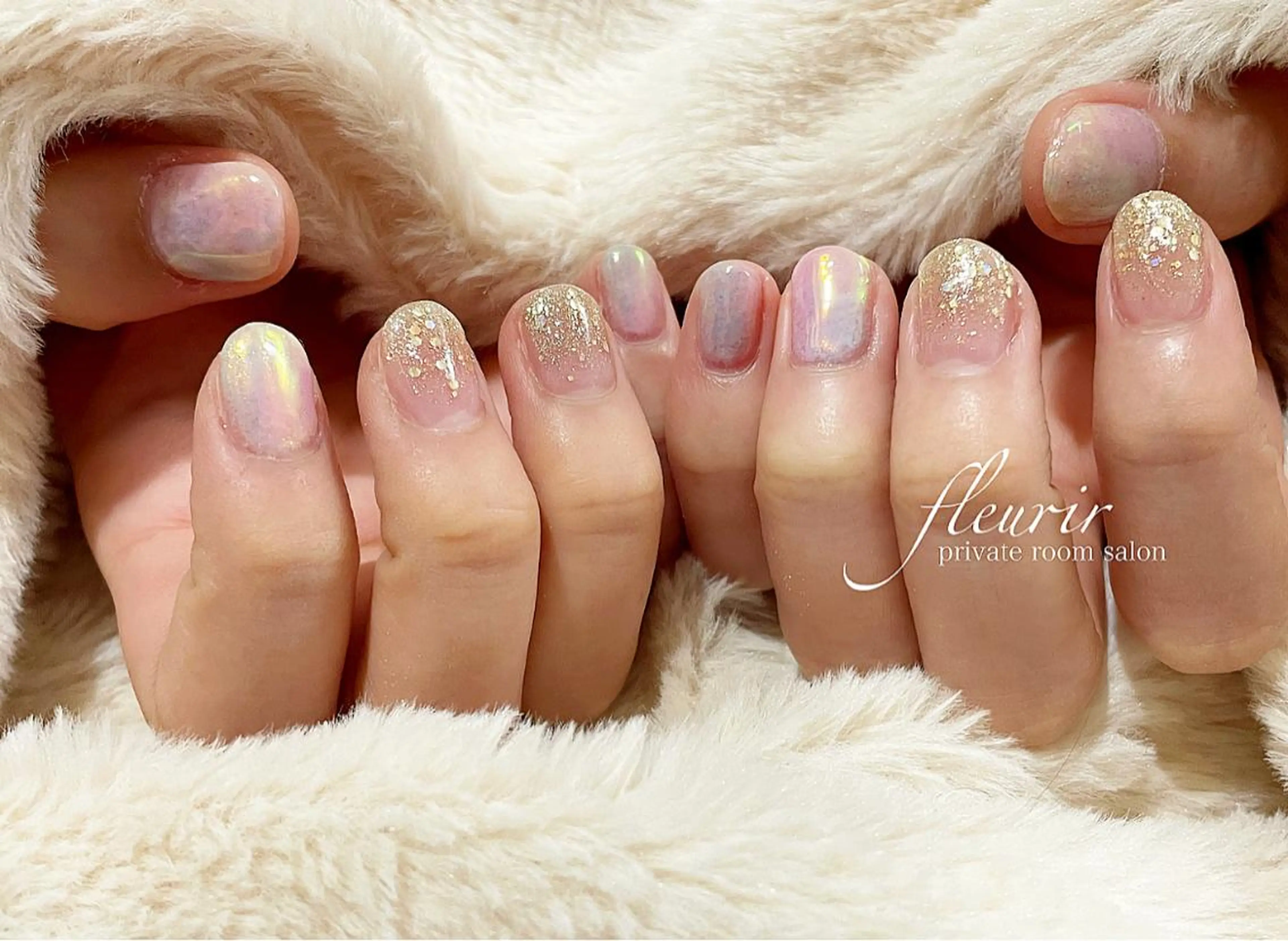ネイル オーロラネイル ゴールド グラデーション ラメ(グリッター) フルリール 【プライベートサロンのネイルデザイン