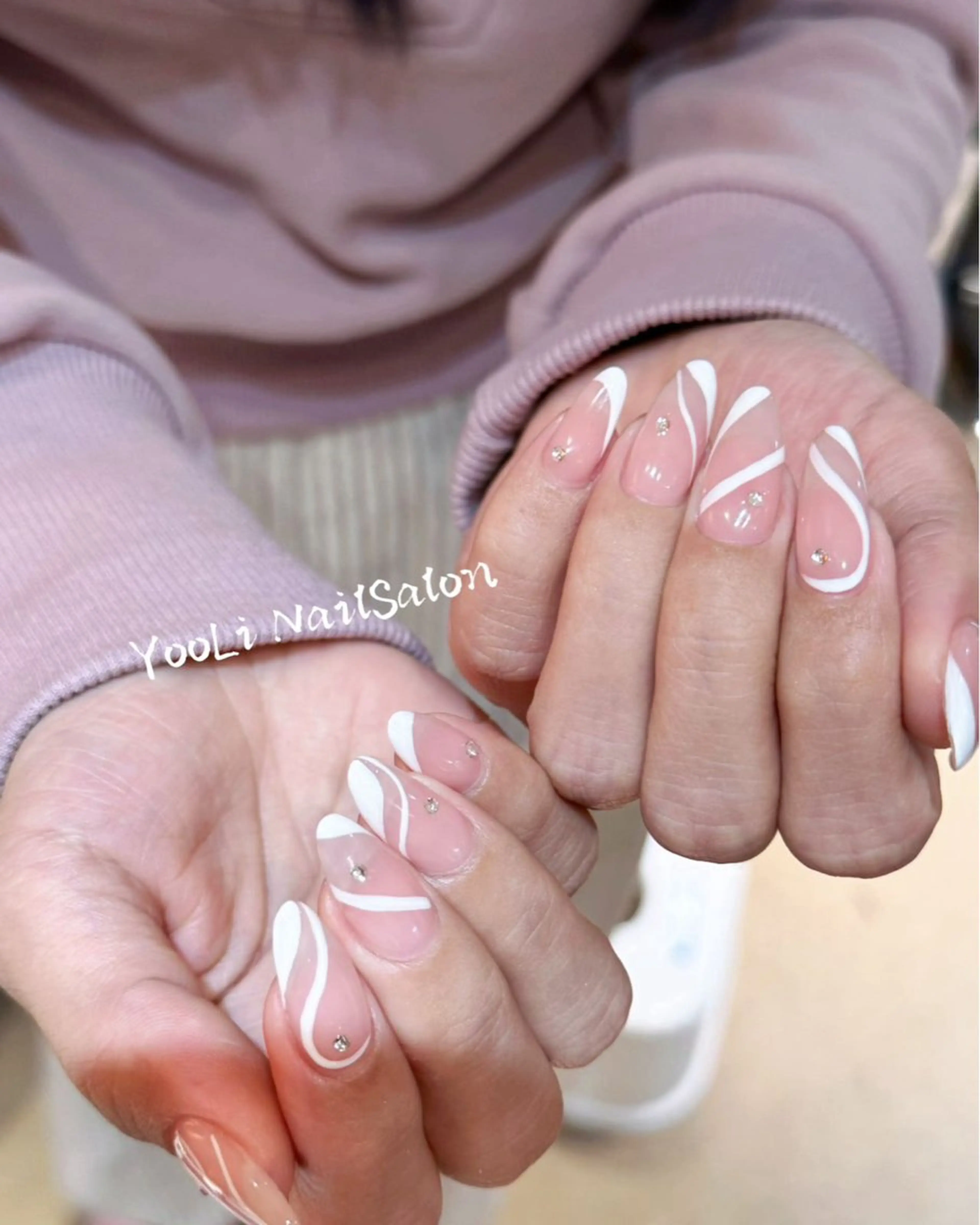 ネイル アートネイル オーロラネイル チークネイル フレンチネイル ガラスフレンチ ハンドネイル 🎀YooLi Nail salonのネイルデザイン