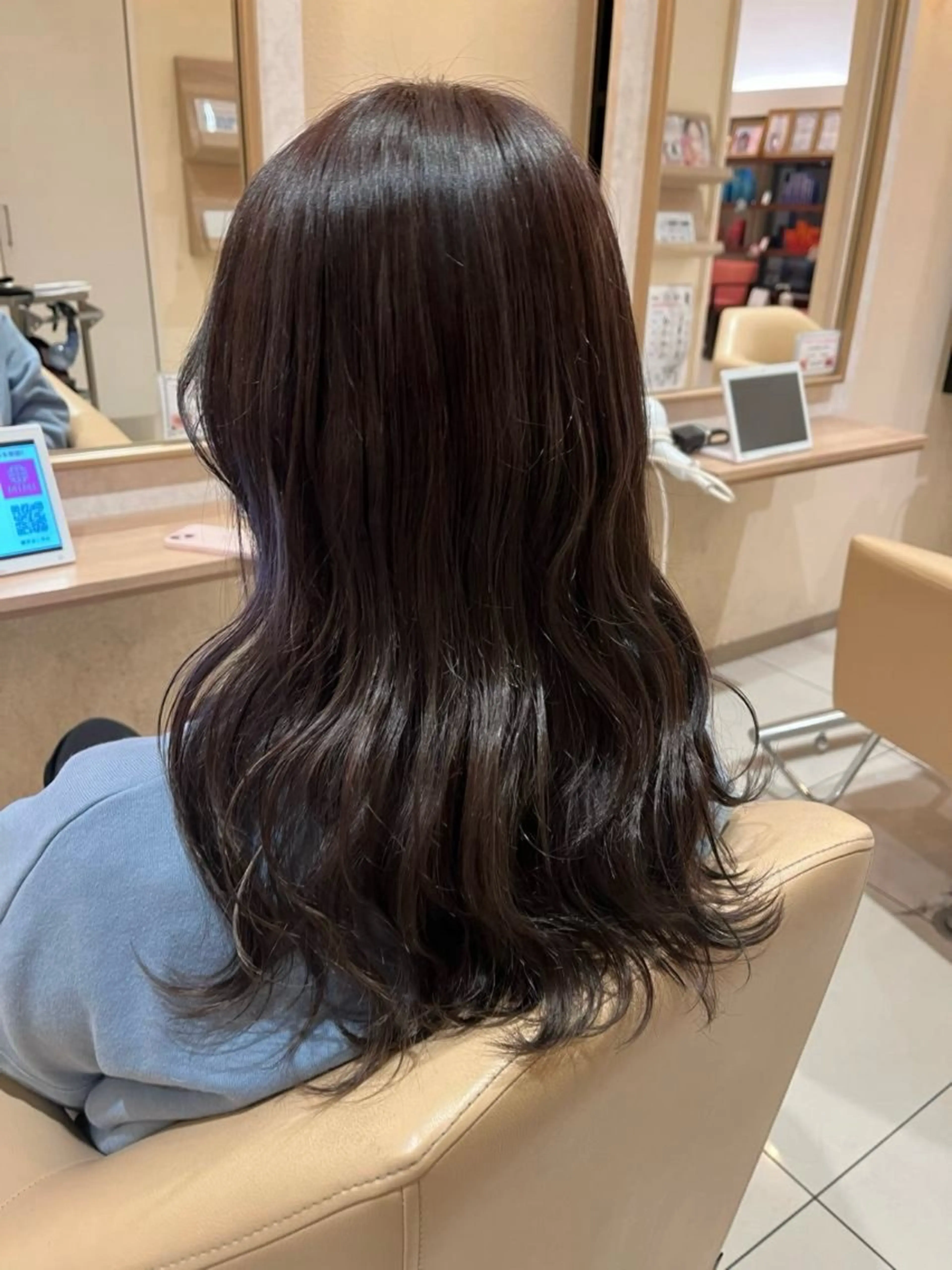 カラー ブリーチ ブリーチなしカラー 中根 智のヘアスタイル