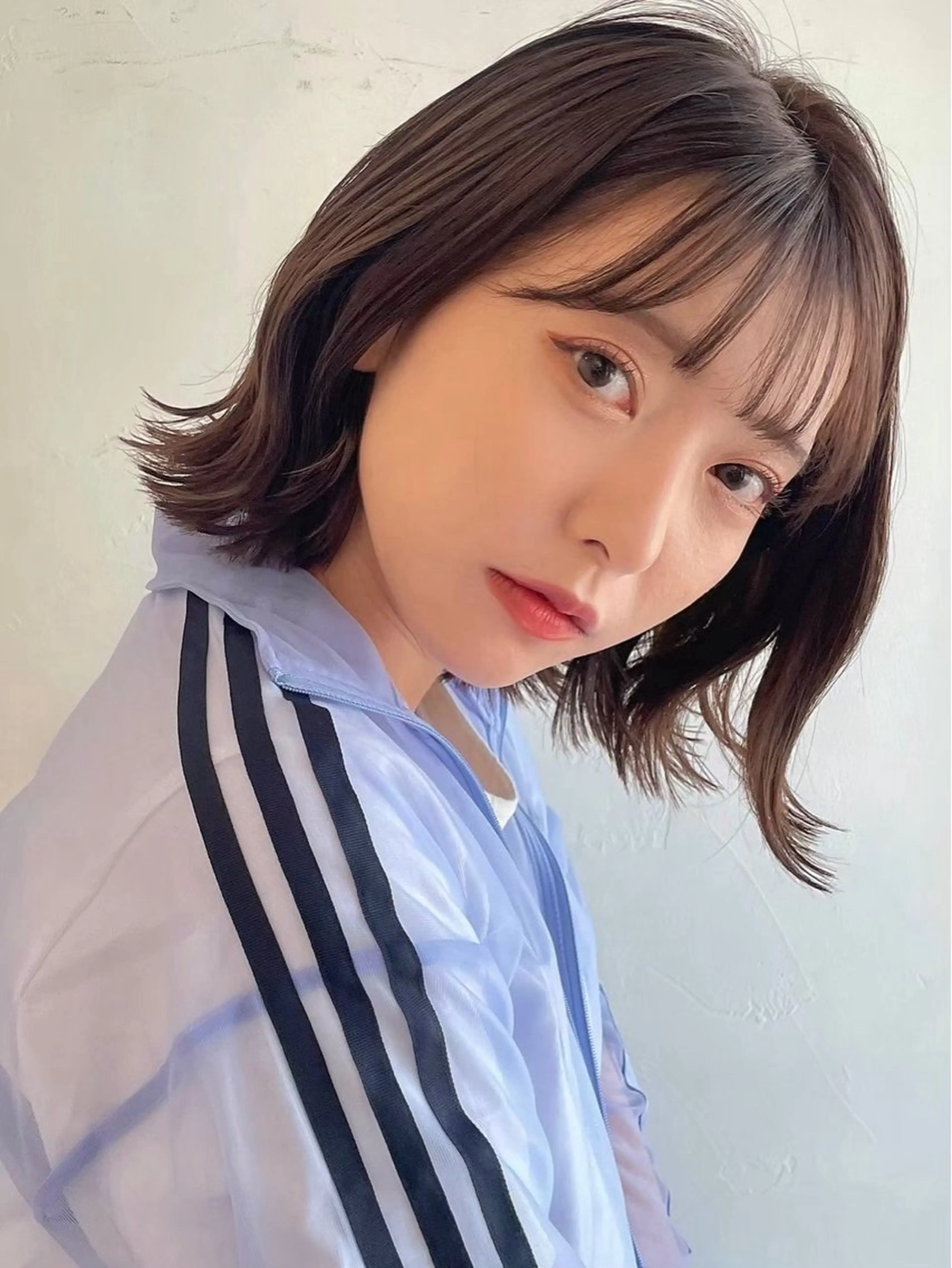 ミディアム 米澤 由衣のヘアスタイル