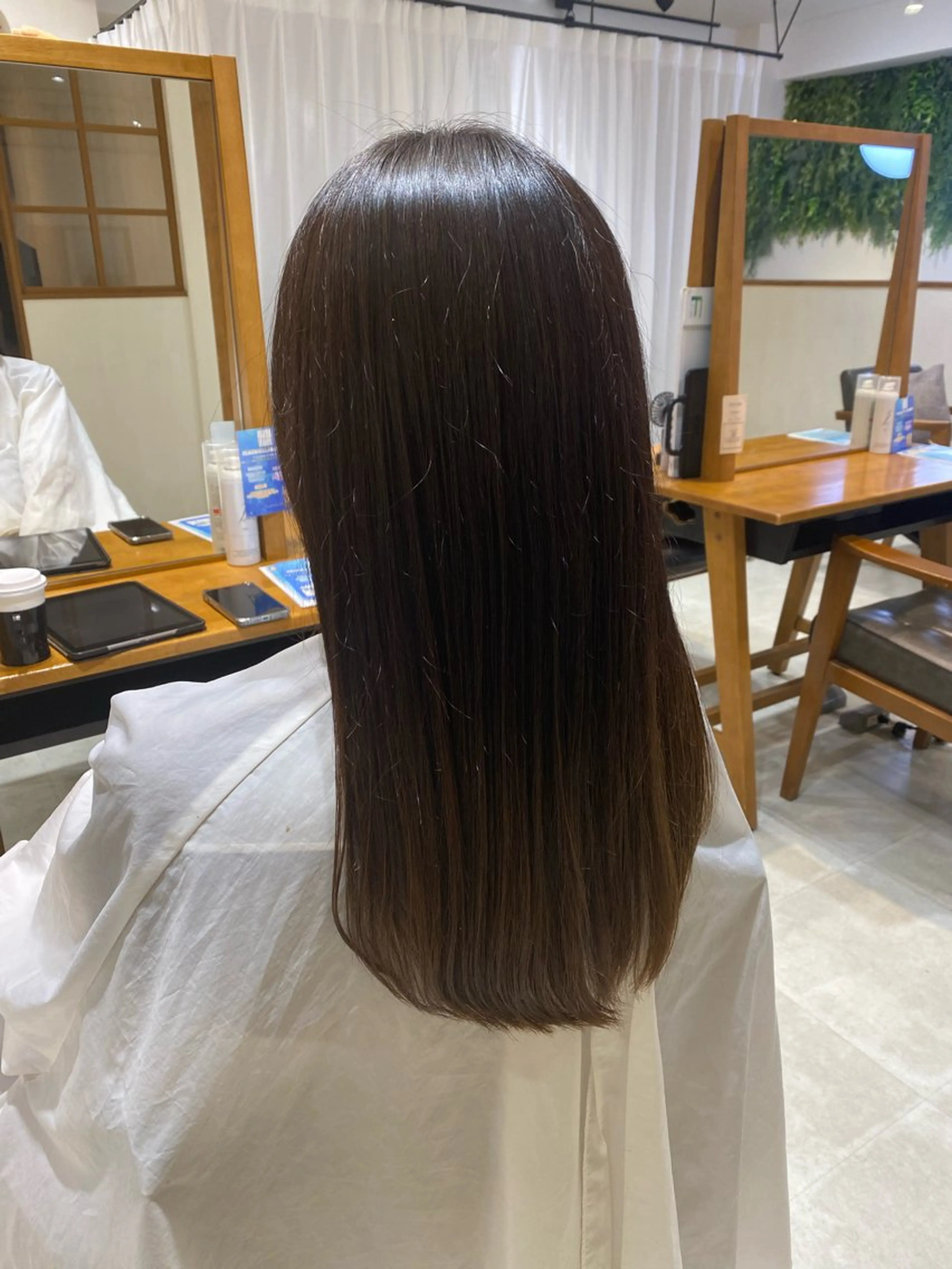 ロング mei / レイヤー 顔まわり 🤍のヘアスタイル