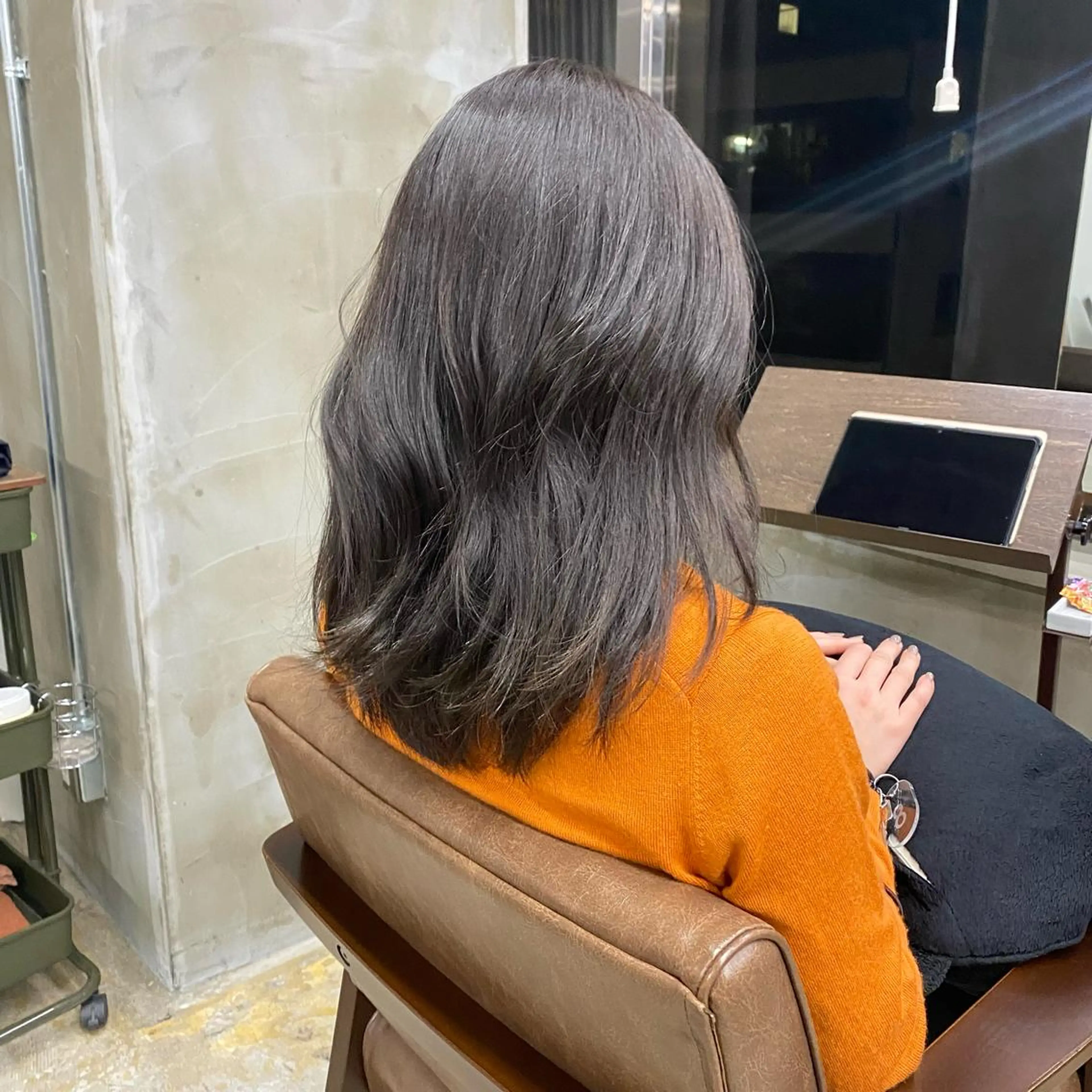 セミロング 茜璃/ブリーチカラー /レイヤーカットのヘアスタイル