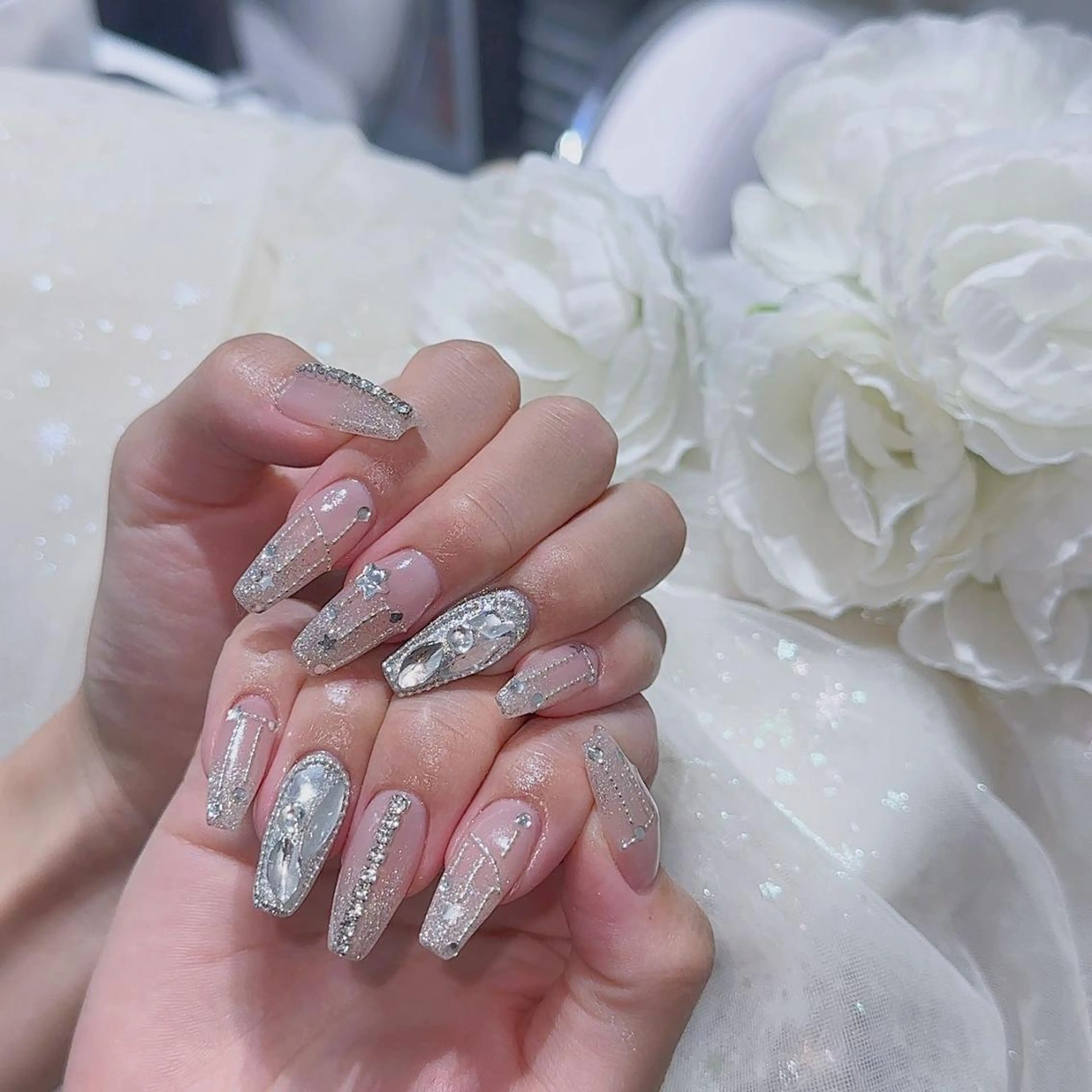 ネイル アートネイル 長さ出し ネイルチップ Queens momoのネイルデザイン