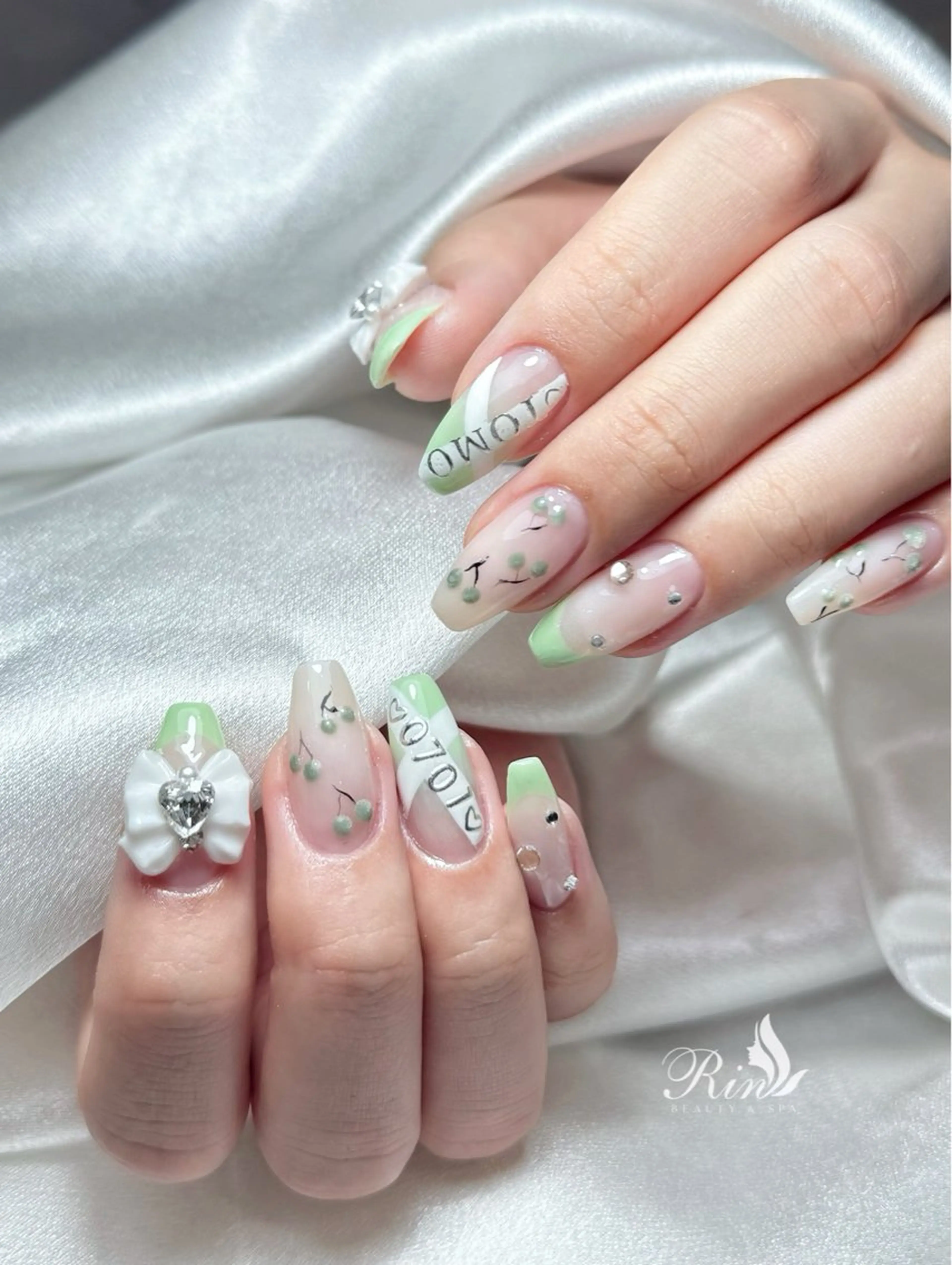 ネイル アートネイル 長さ出し ガーリー 韓国ネイル 持ち込み Rin Nail 新大久保店のネイルデザイン