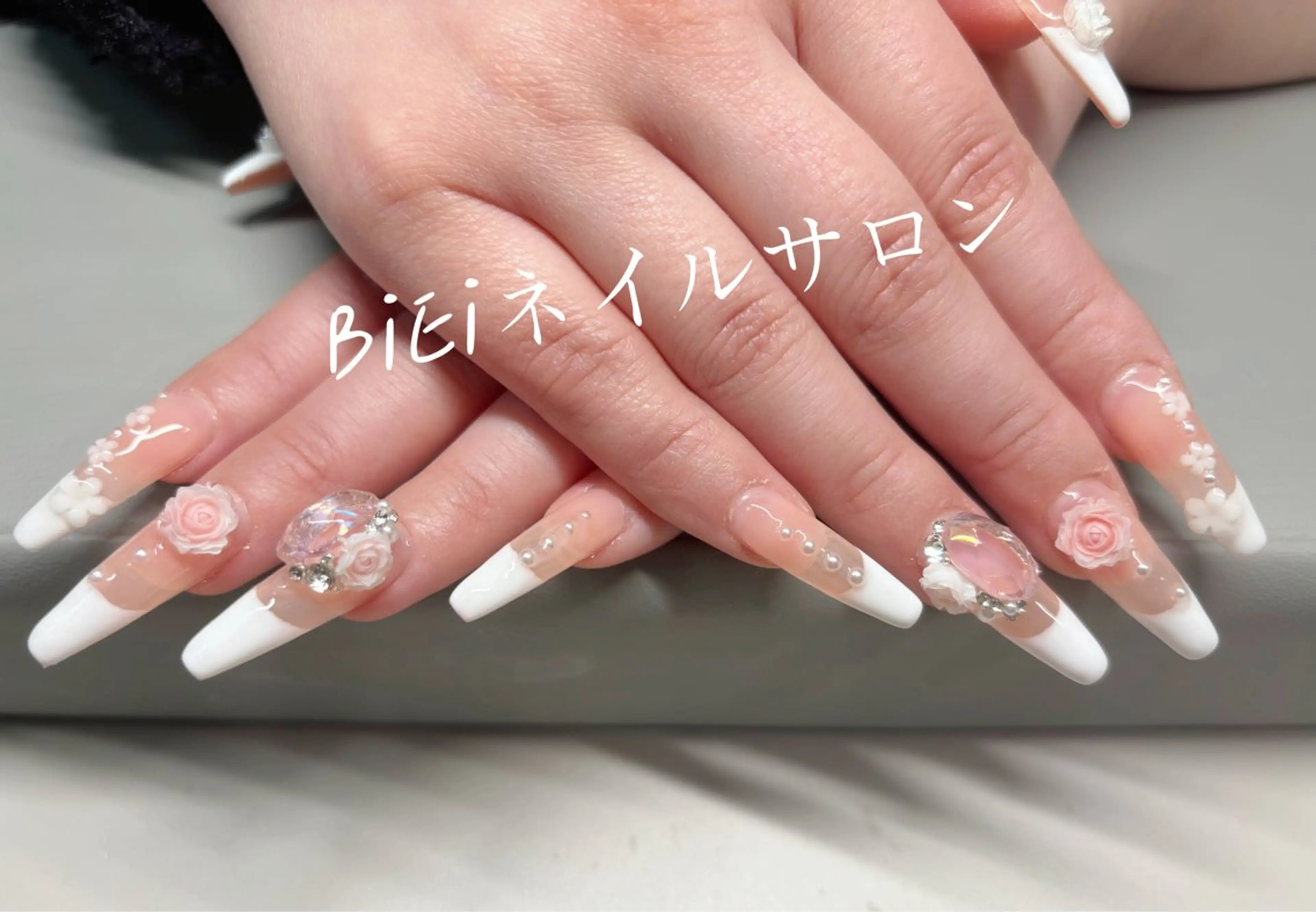 ネイル BiEi ネイルサロン長さ出しのネイルデザイン