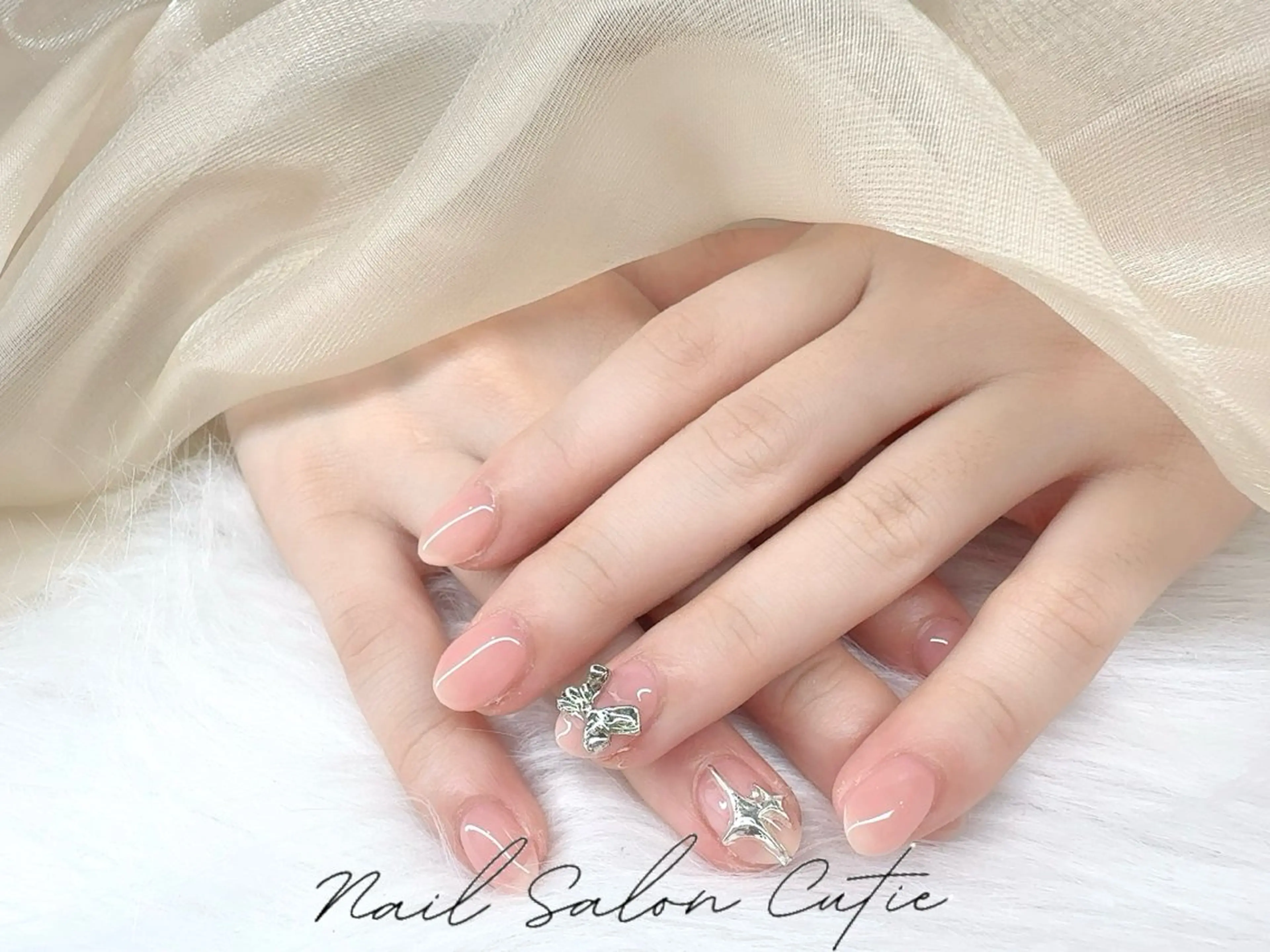 ネイル ジェルネイル ハート 韓国ネイル 持ち込み オフィスネイル ハンドネイル 池袋ワンホンネイル SALE実施中のネイルデザイン