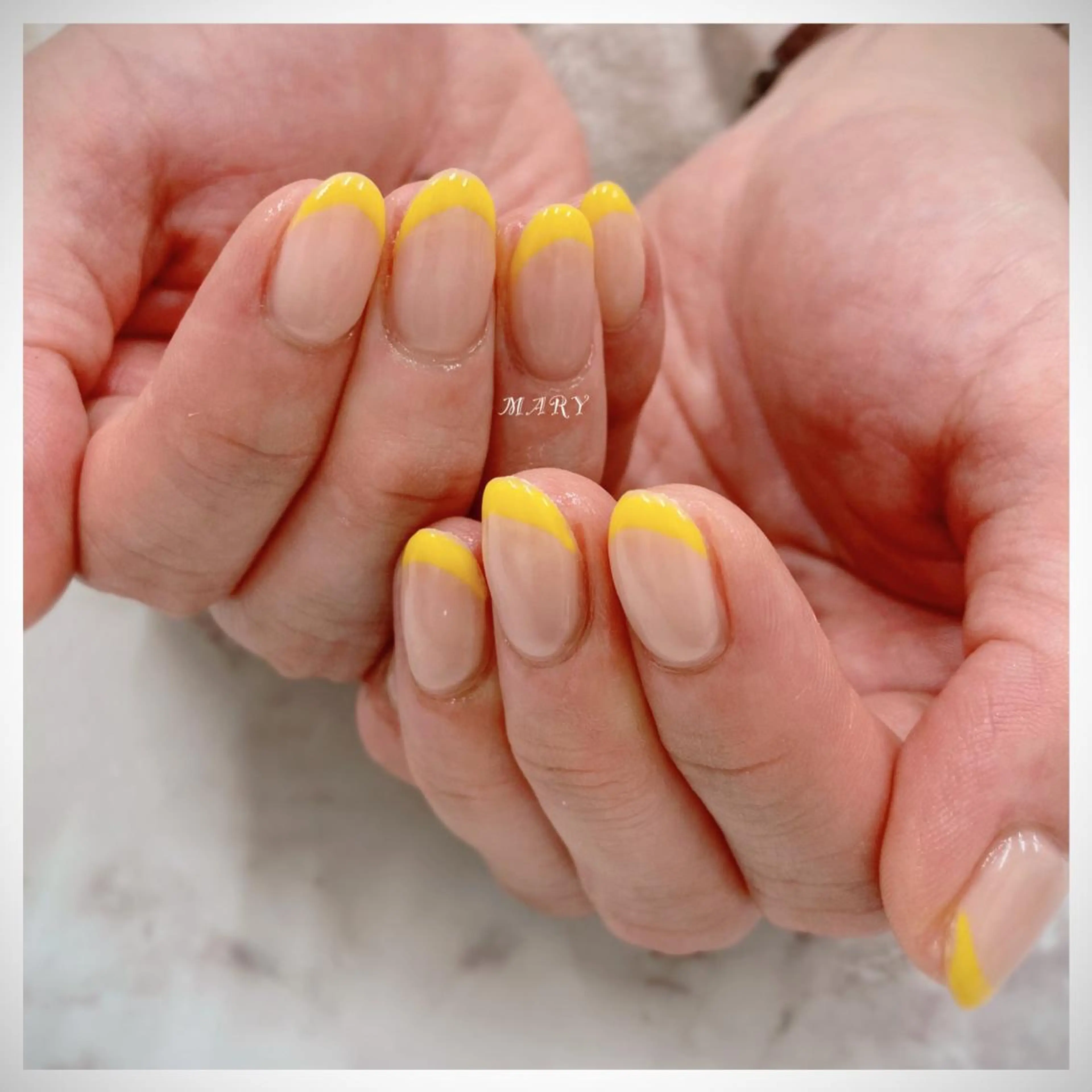 ネイル フレンチネイル ニュアンスネイル ワンカラーネイル シンプルネイル 黄色 ハンドネイル Mary nail .narumiのネイルデザイン