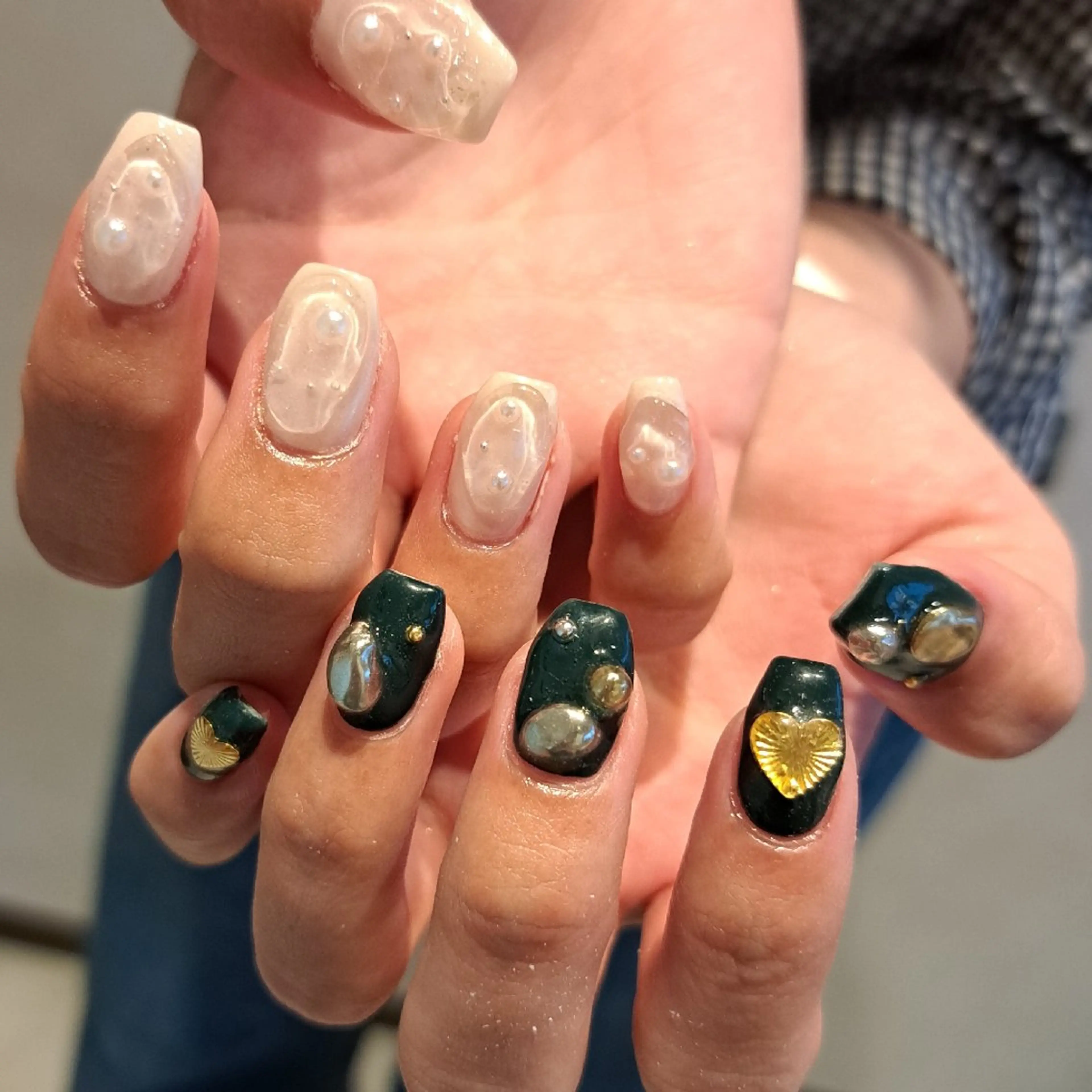 ネイル アートネイル ジェルネイル ミラーネイル 持ち込み ぷっくりネイル Nail mood デザイン持ち込みokのネイルデザイン