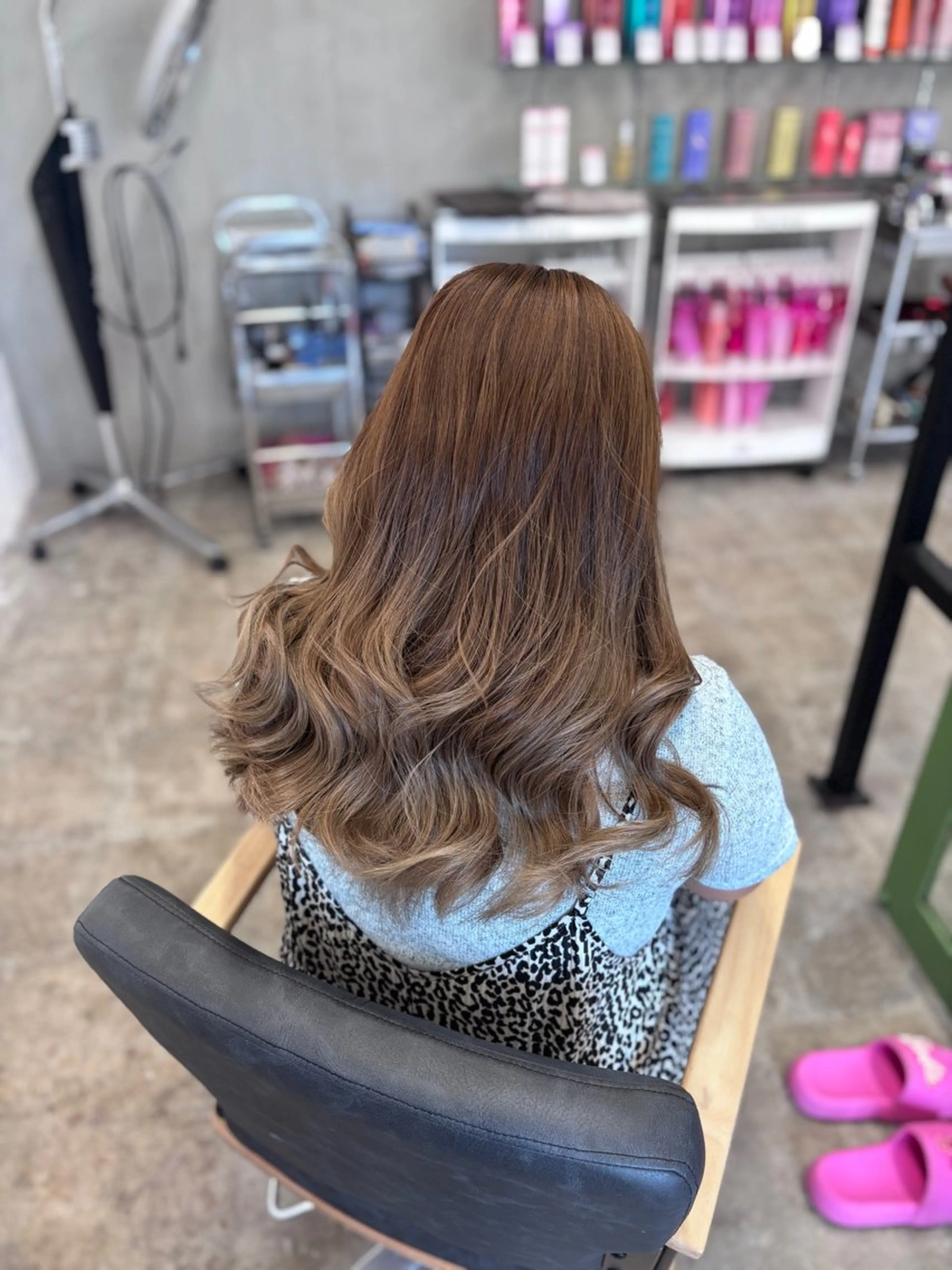 ロング カラー ブリーチ グラデーションカラー ヘアカラー miloc naha ナナカのヘアスタイル