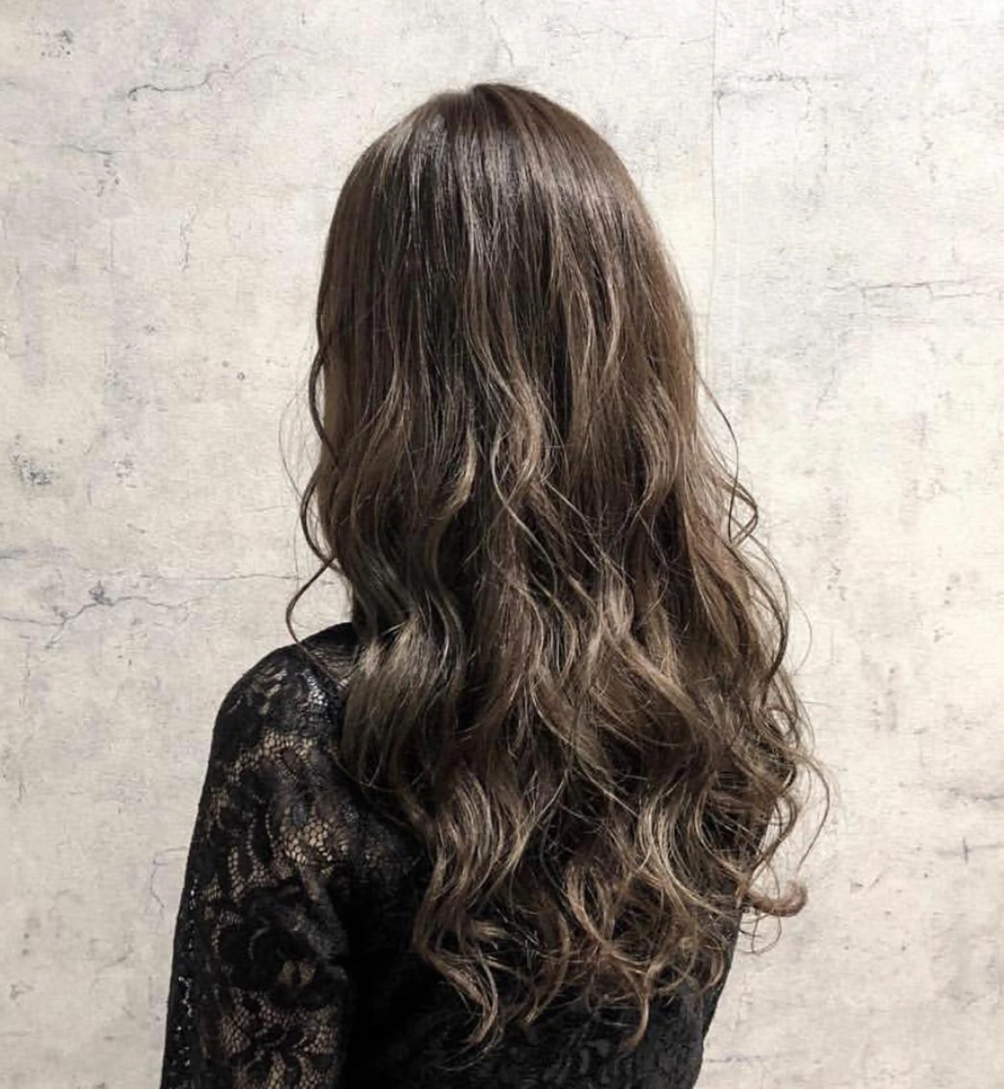 ロング カラー グレージュ ハイライトカラー ハイライト ヘアカラー 佐藤 結花のヘアスタイル