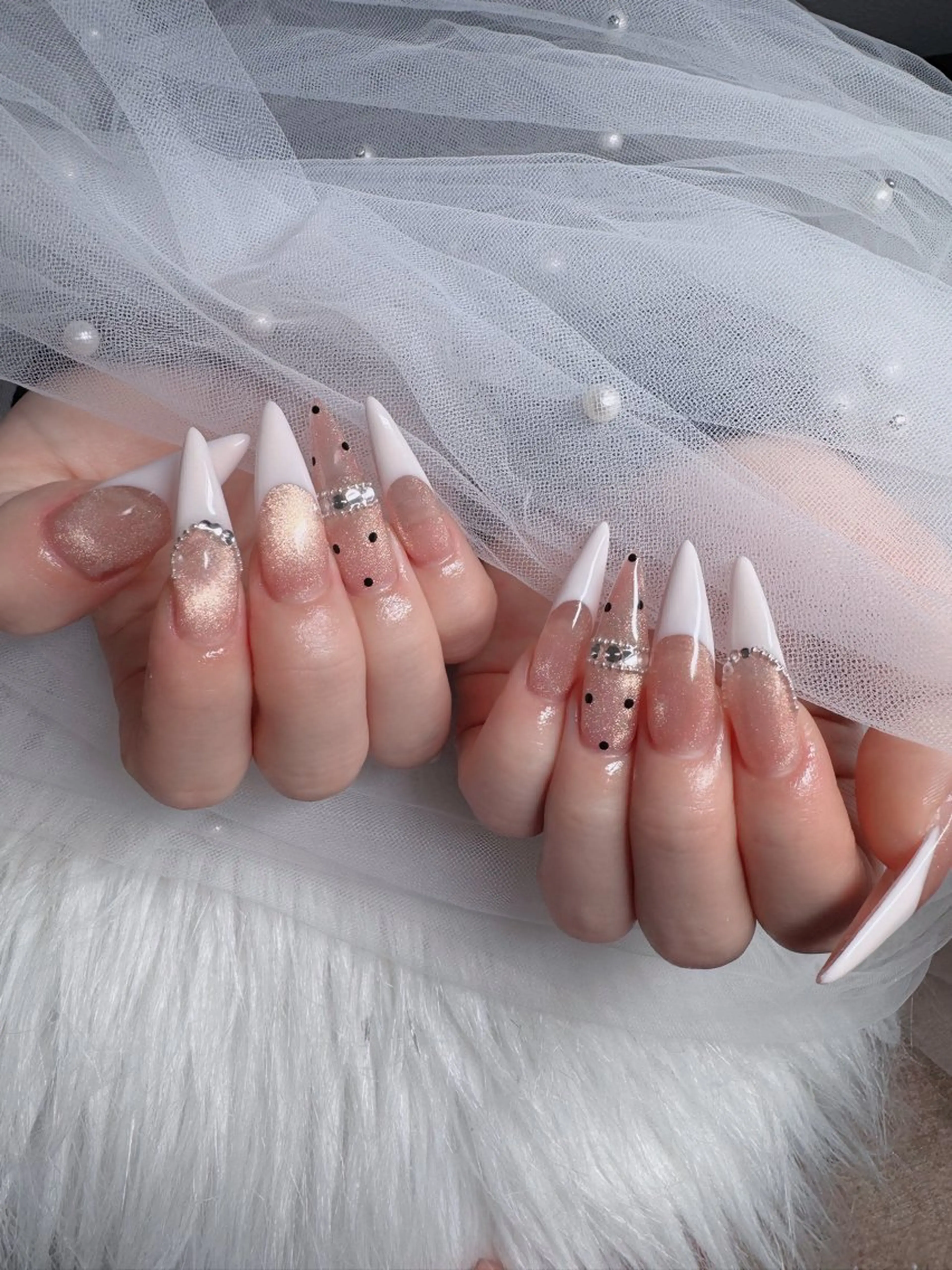 ネイル オーロラネイル フレンチネイル ジェルネイル ハロウィン キラキラネイル ハンドネイル H.baby Nail Salonのネイルデザイン