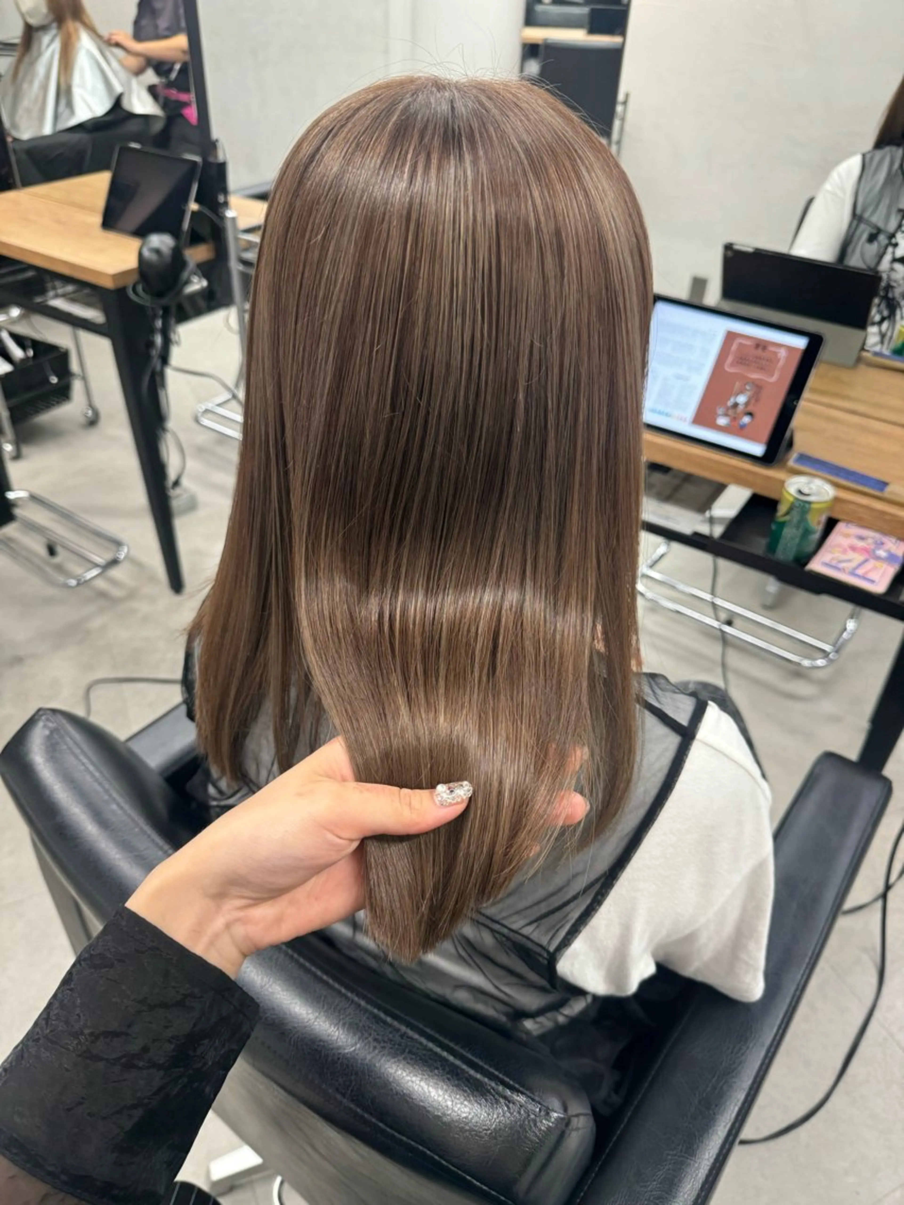 ミディアム カラー カット トリートメント Rico / bob/グレージュのヘアスタイル