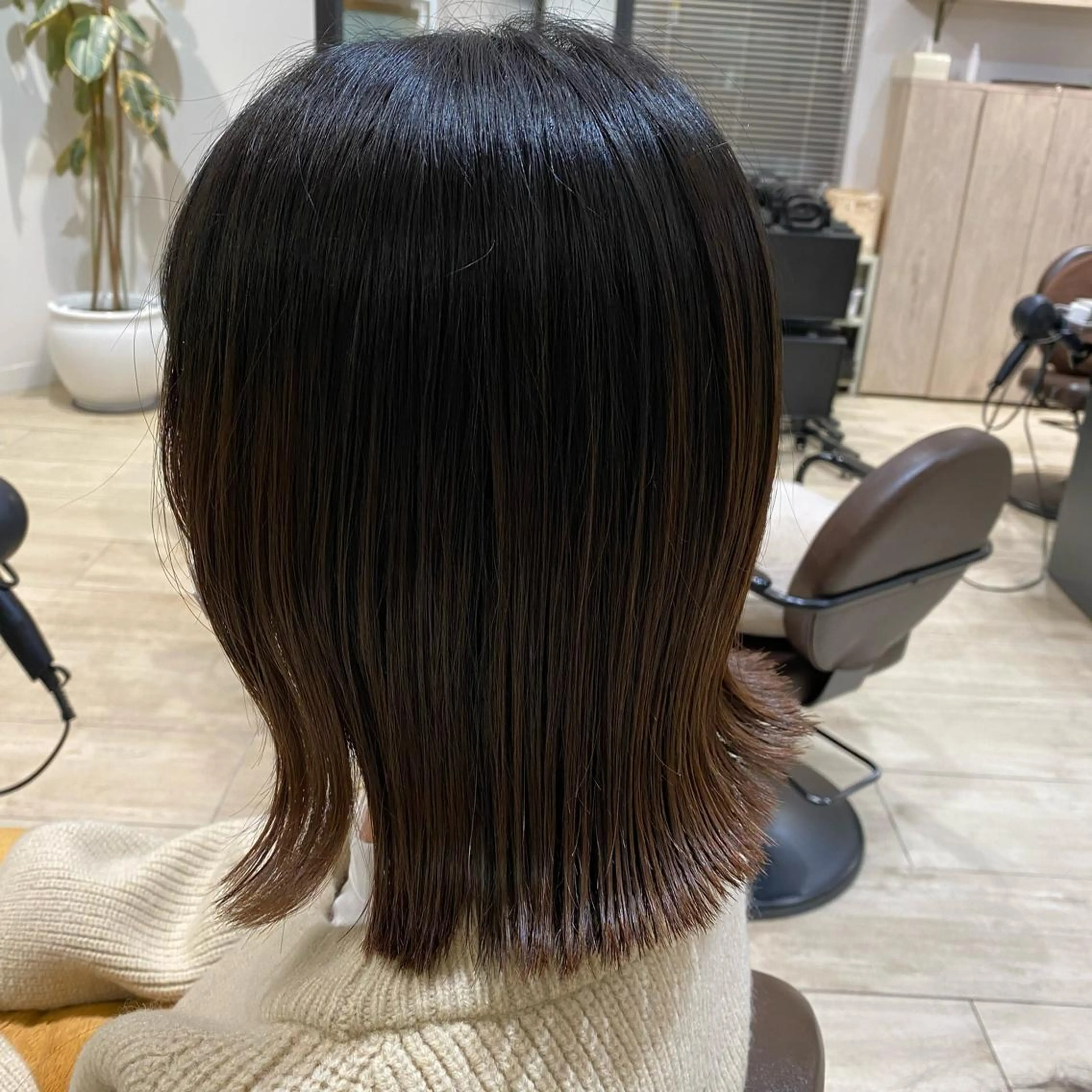 ミディアム equal銀座 黒田💚のヘアスタイル