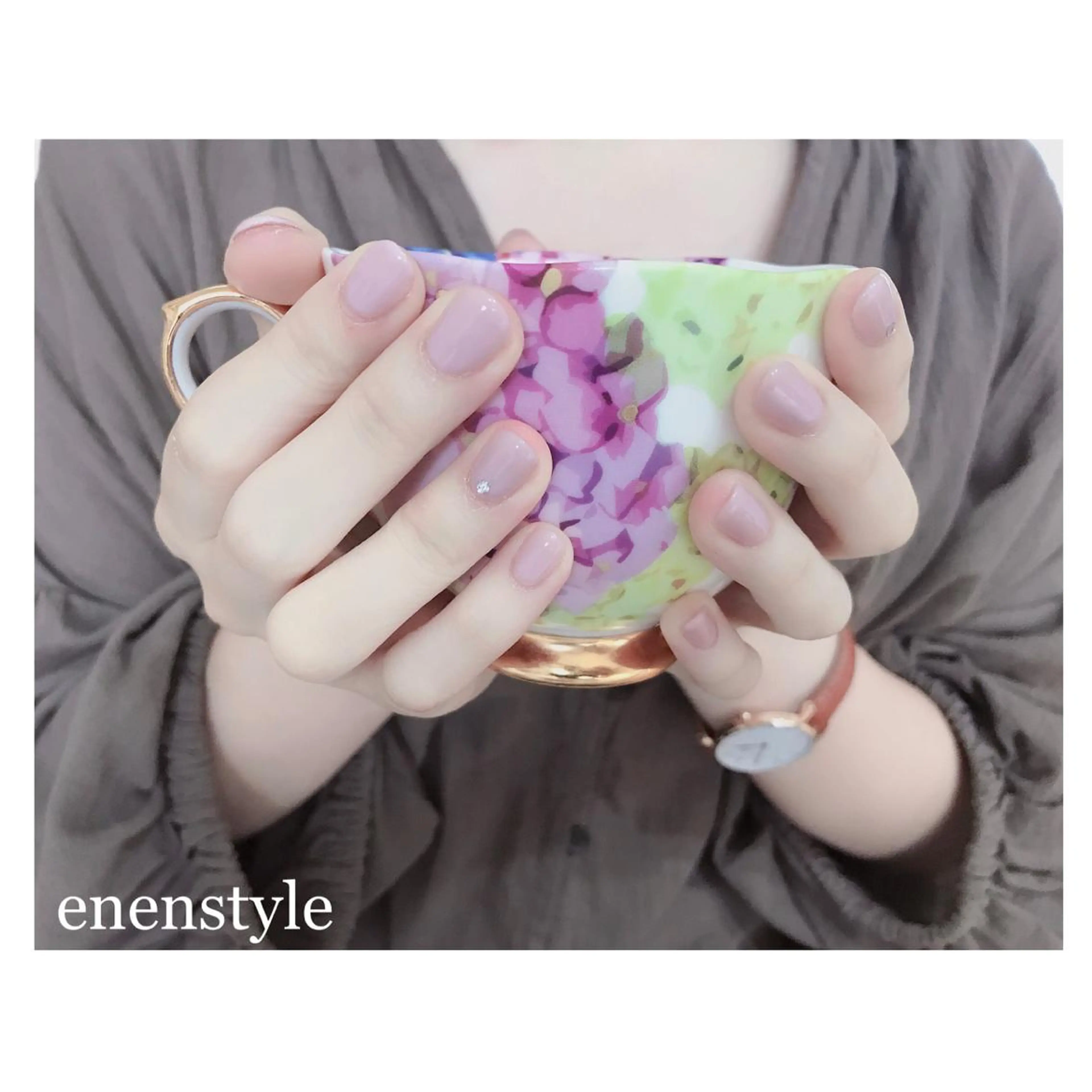 ショート カラー ネイル ベージュカラー ワンカラーネイル 👑enen style👑のネイルデザイン