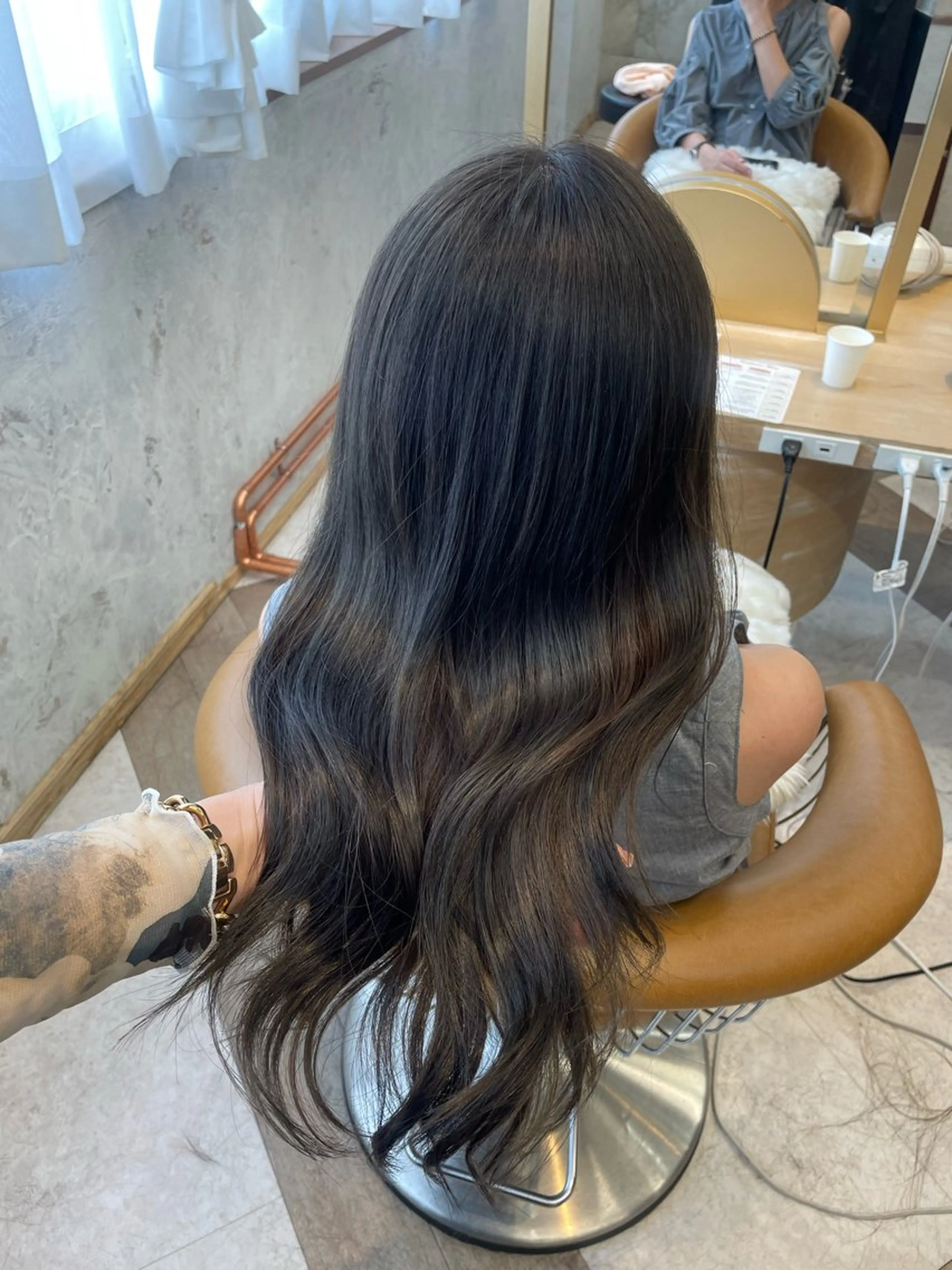 ロング カット ヘアカラー トリートメント Kanami/韓国風 /艶カラーのヘアスタイル