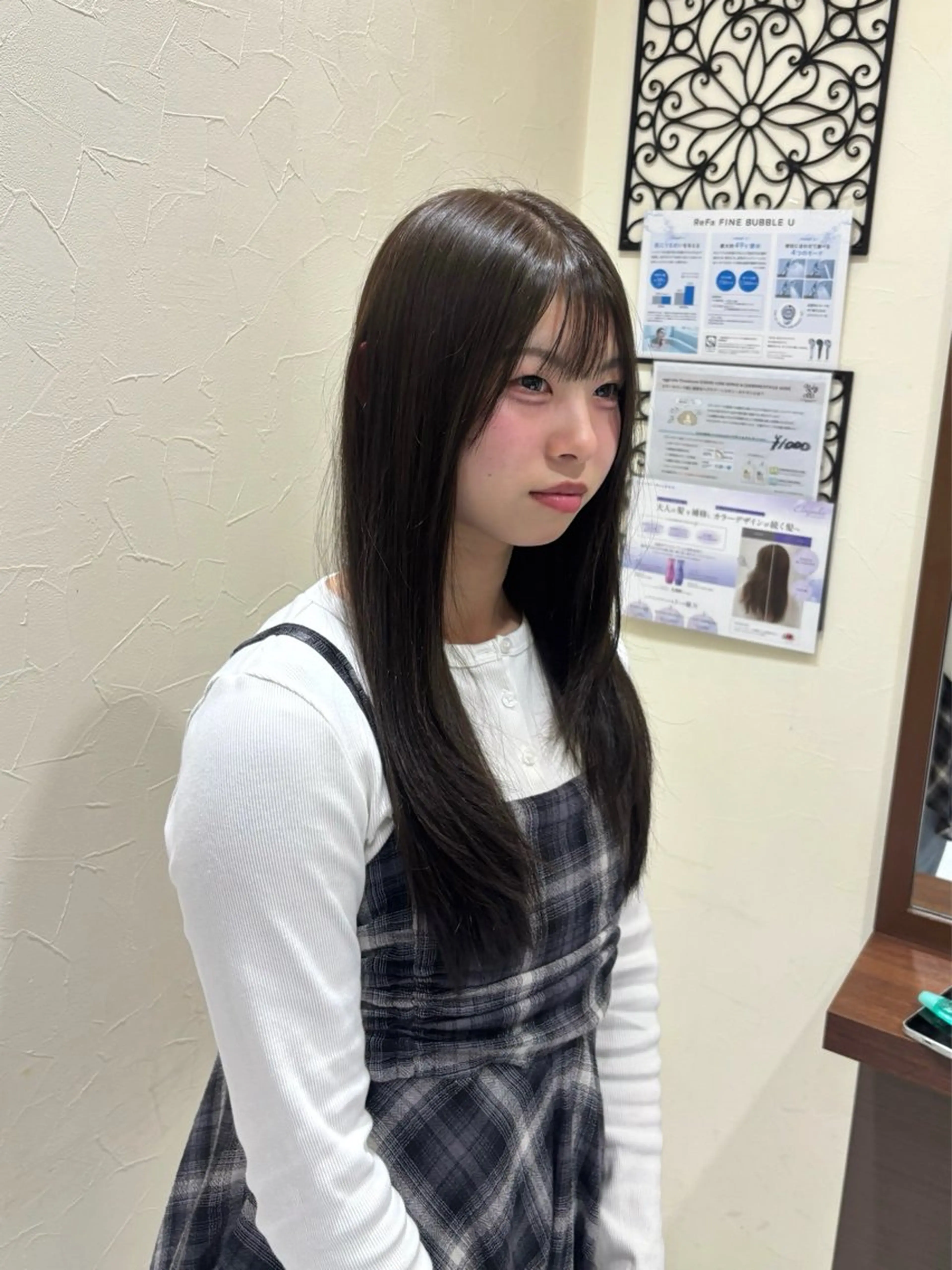 ロング カラー グレージュ オリーブグレージュ オリーブグレー レイヤーカット ロング カット ヘアカラー 小野 友暉のヘアスタイル