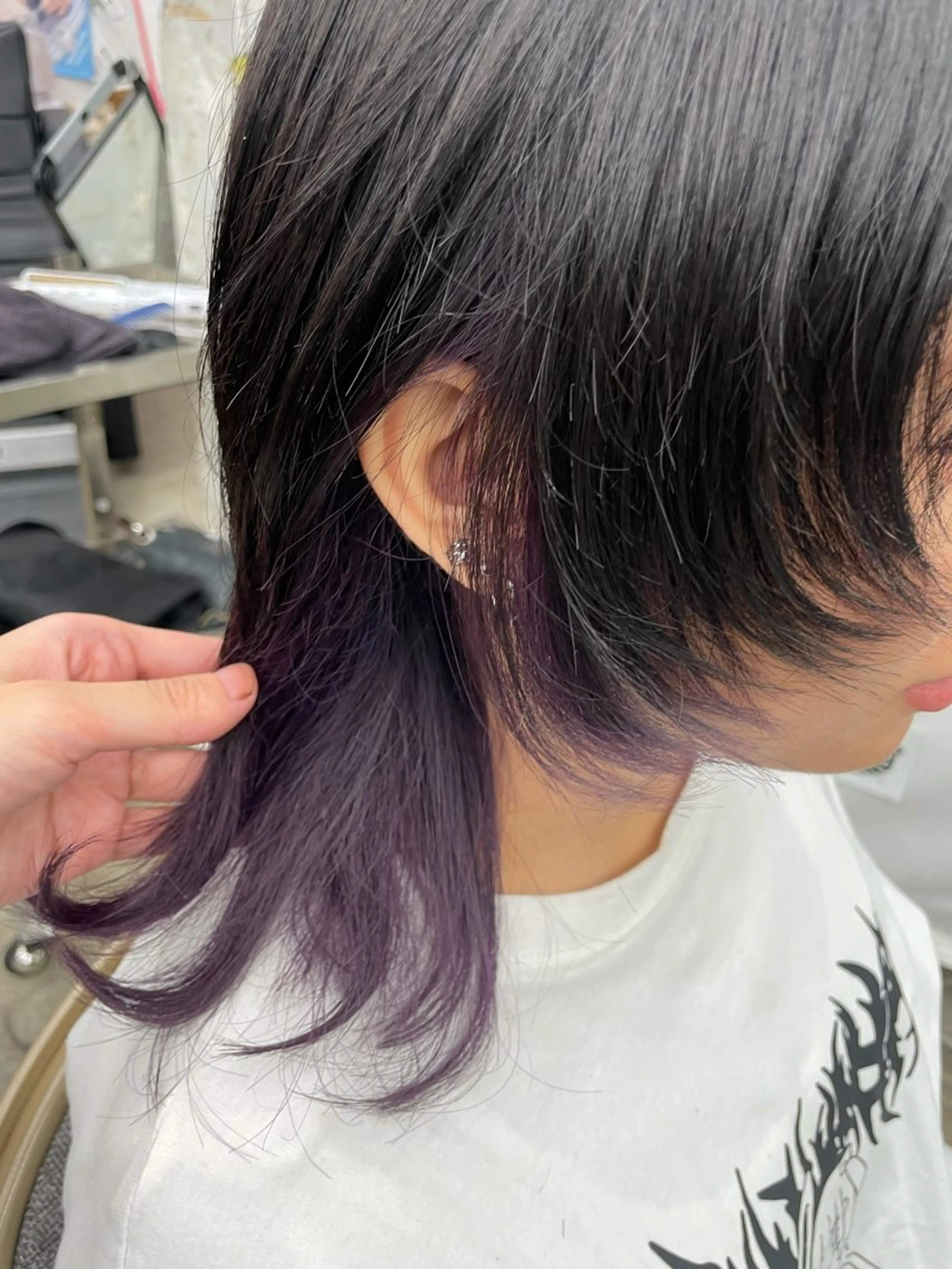 セミロング カラー インナーカラー ヘアカラー インナーカラー 推し ブリーチ  髪質改善のヘアスタイル