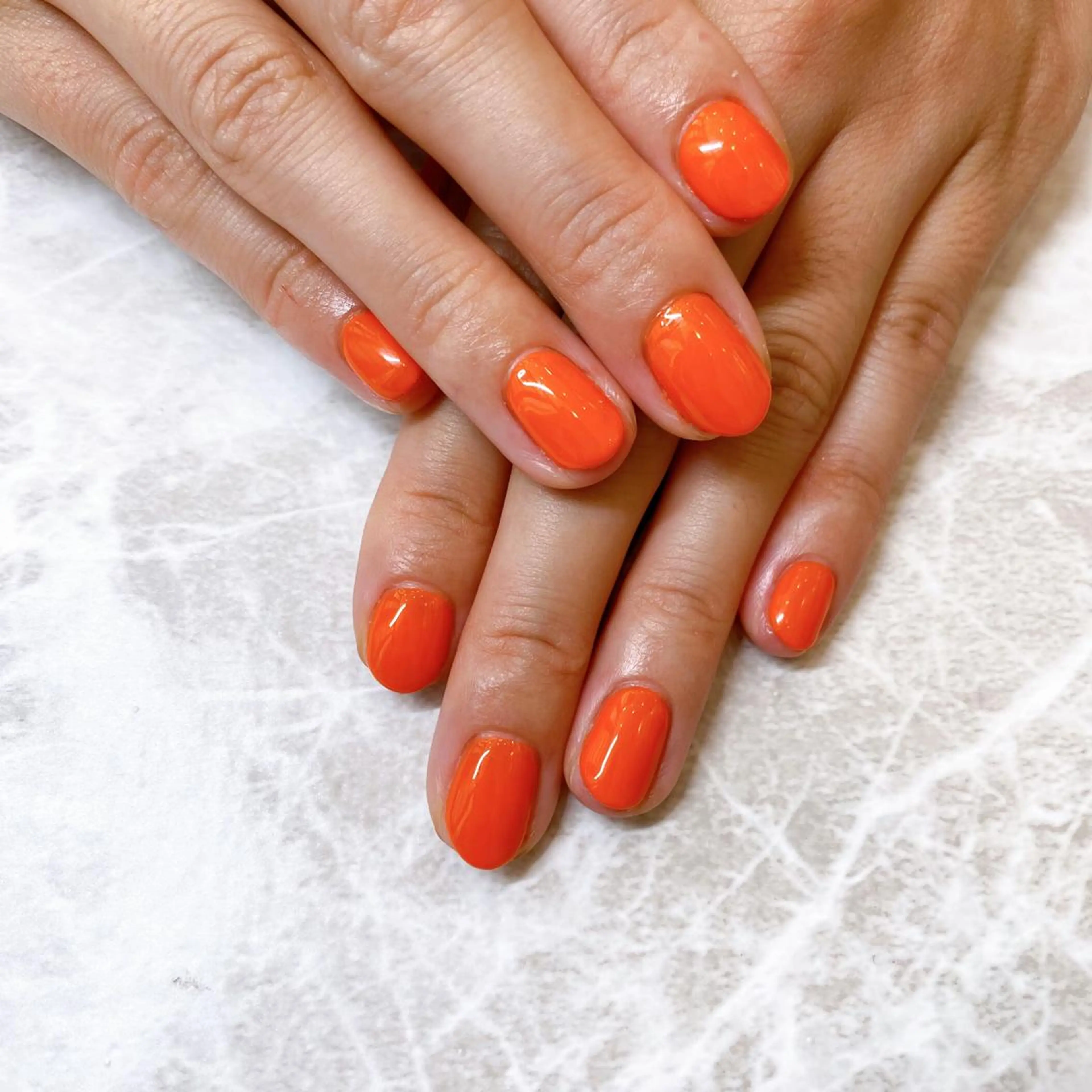 ネイル オレンジ ハンドネイル 関谷 真登佳のネイルデザイン