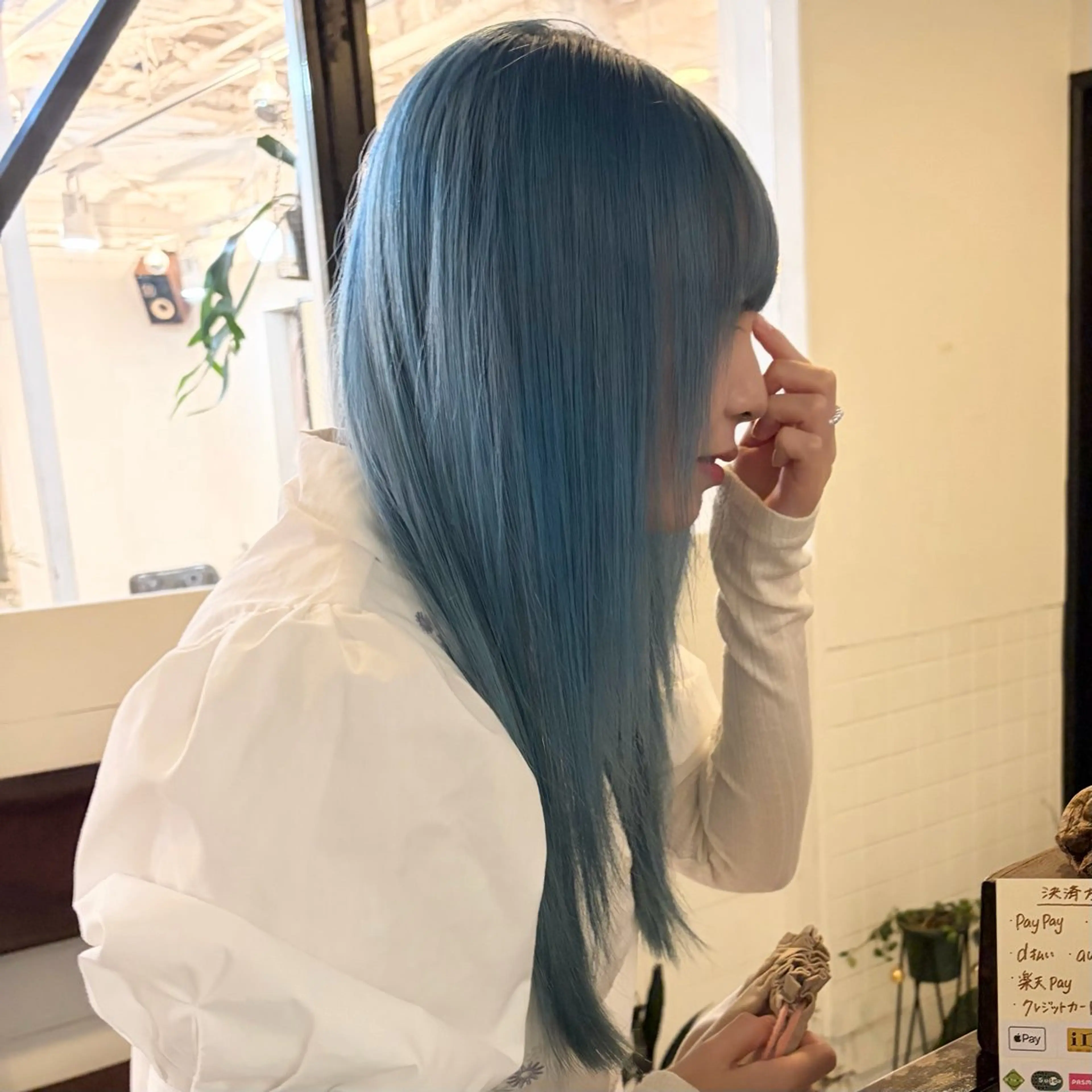 ロング カラー ブリーチ ブルーカラー カット ヘアカラー レイヤー/ベージュ mikuのヘアスタイル