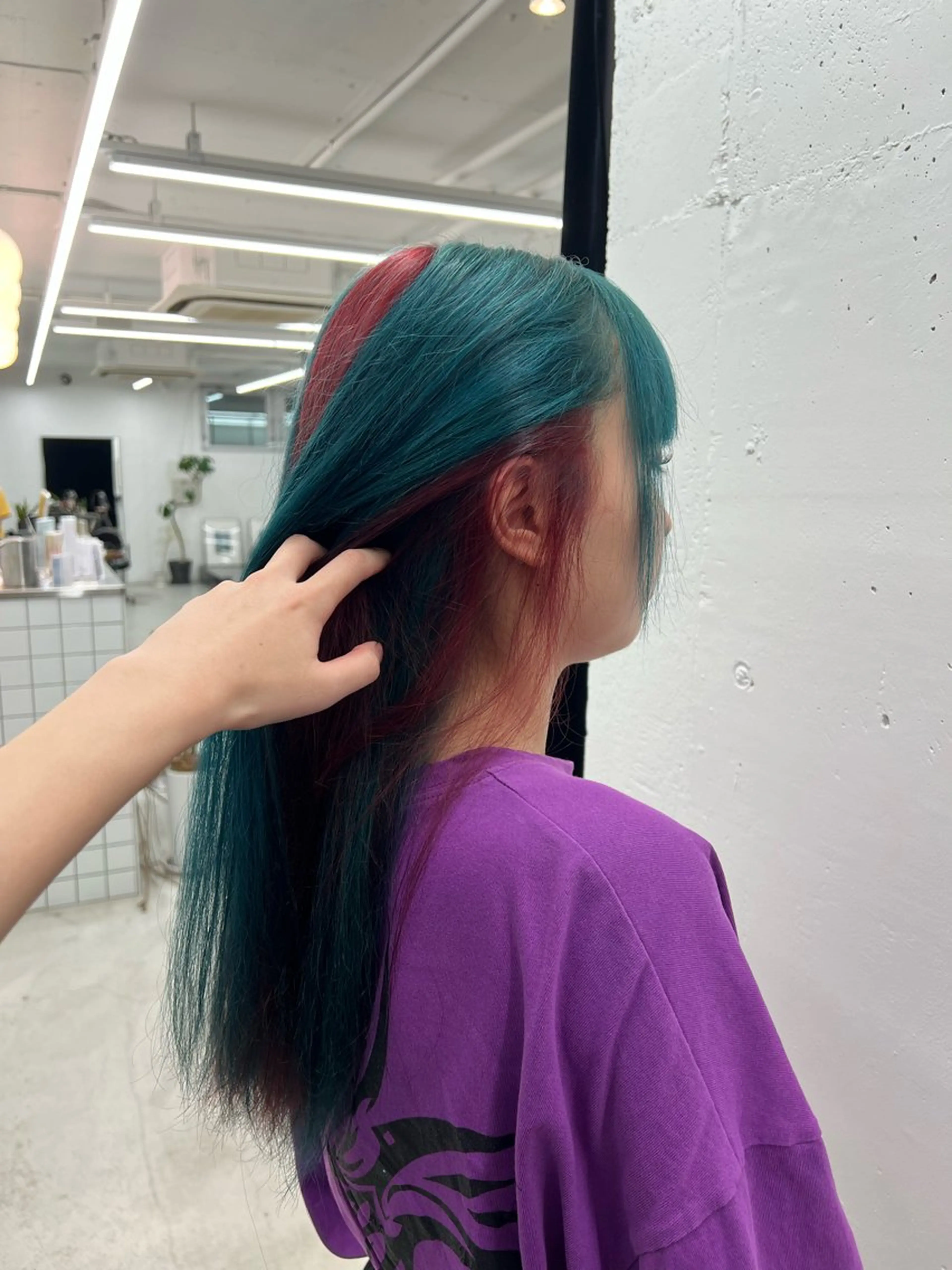 ロング カラー ブリーチ ブルーカラー デザインカラー ハイトーンカラー レッドカラー 🌷︎あすか🌷 JILLSTUDIOのヘアスタイル