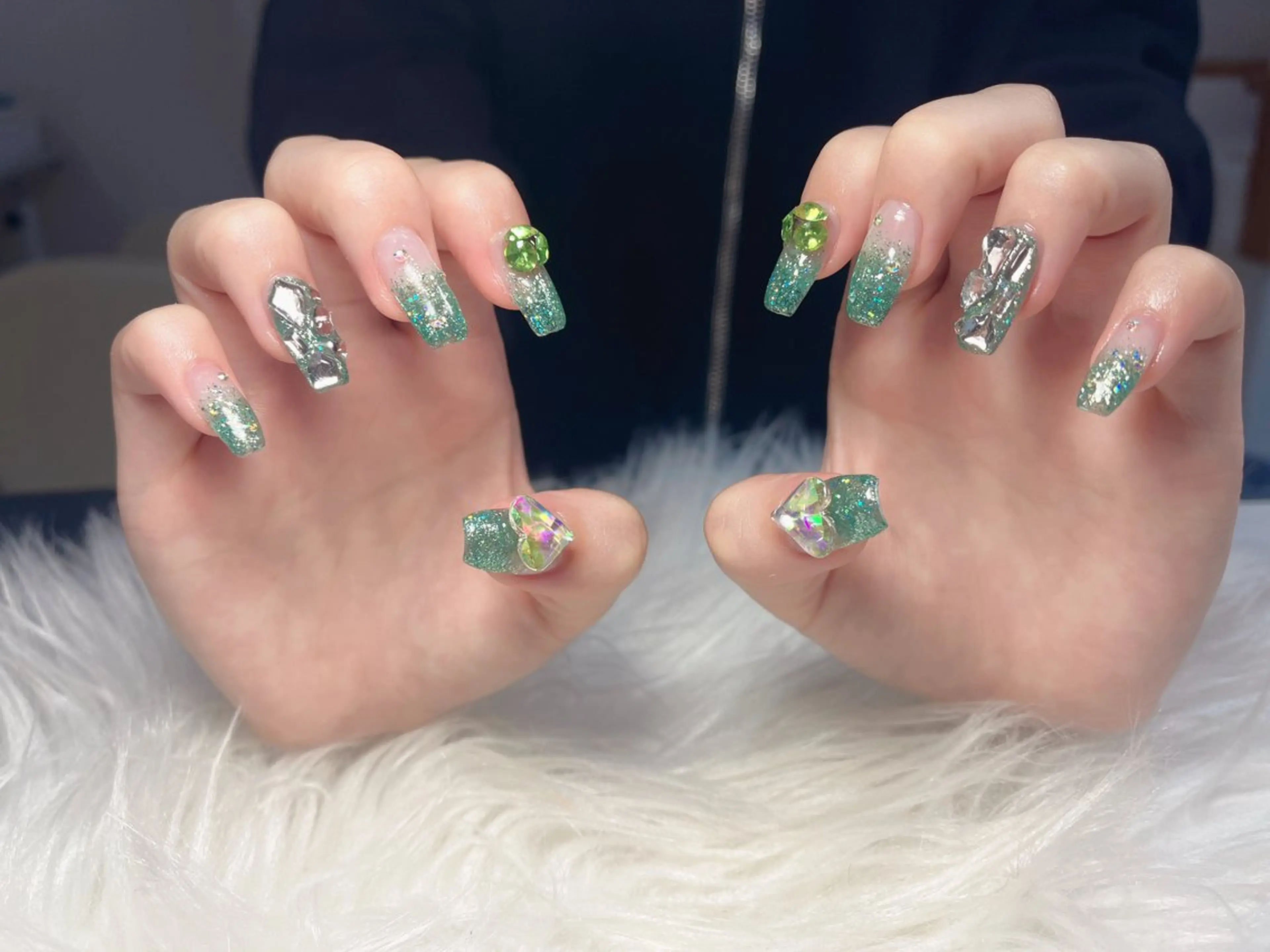 ネイル LOA.NAIL Yumiのネイルデザイン